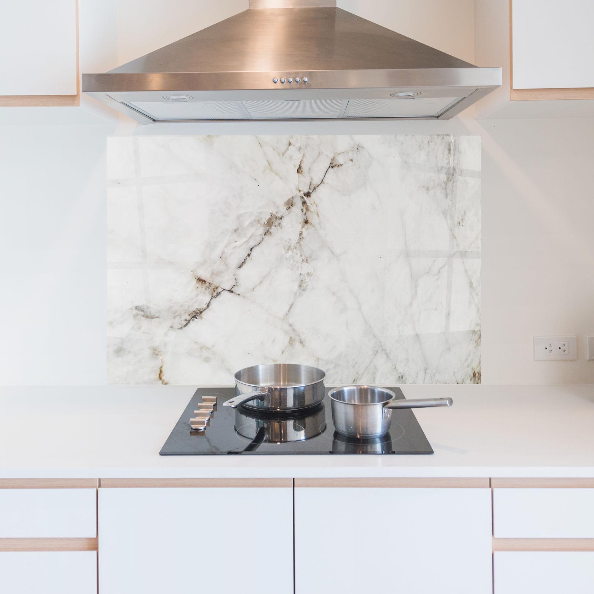 Стъклен панел за кухня Close Up White Marble mockup 5