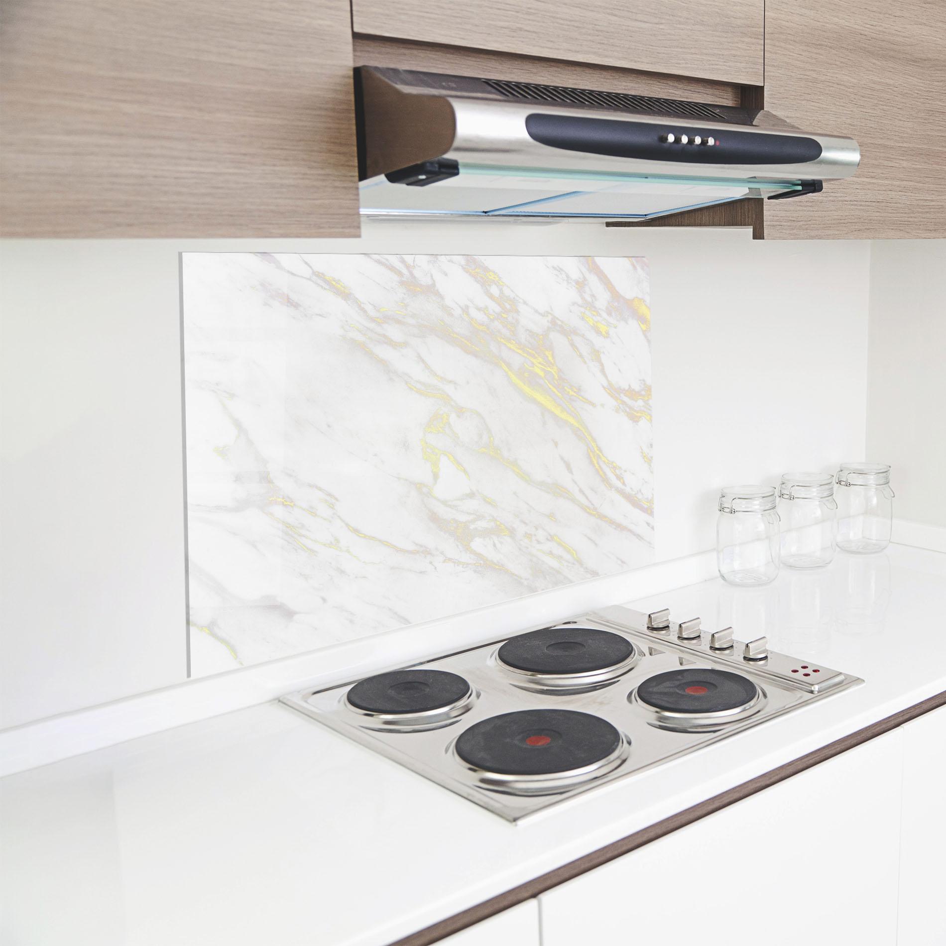 Стъклен панел за кухня White Gold Lines mockup 8