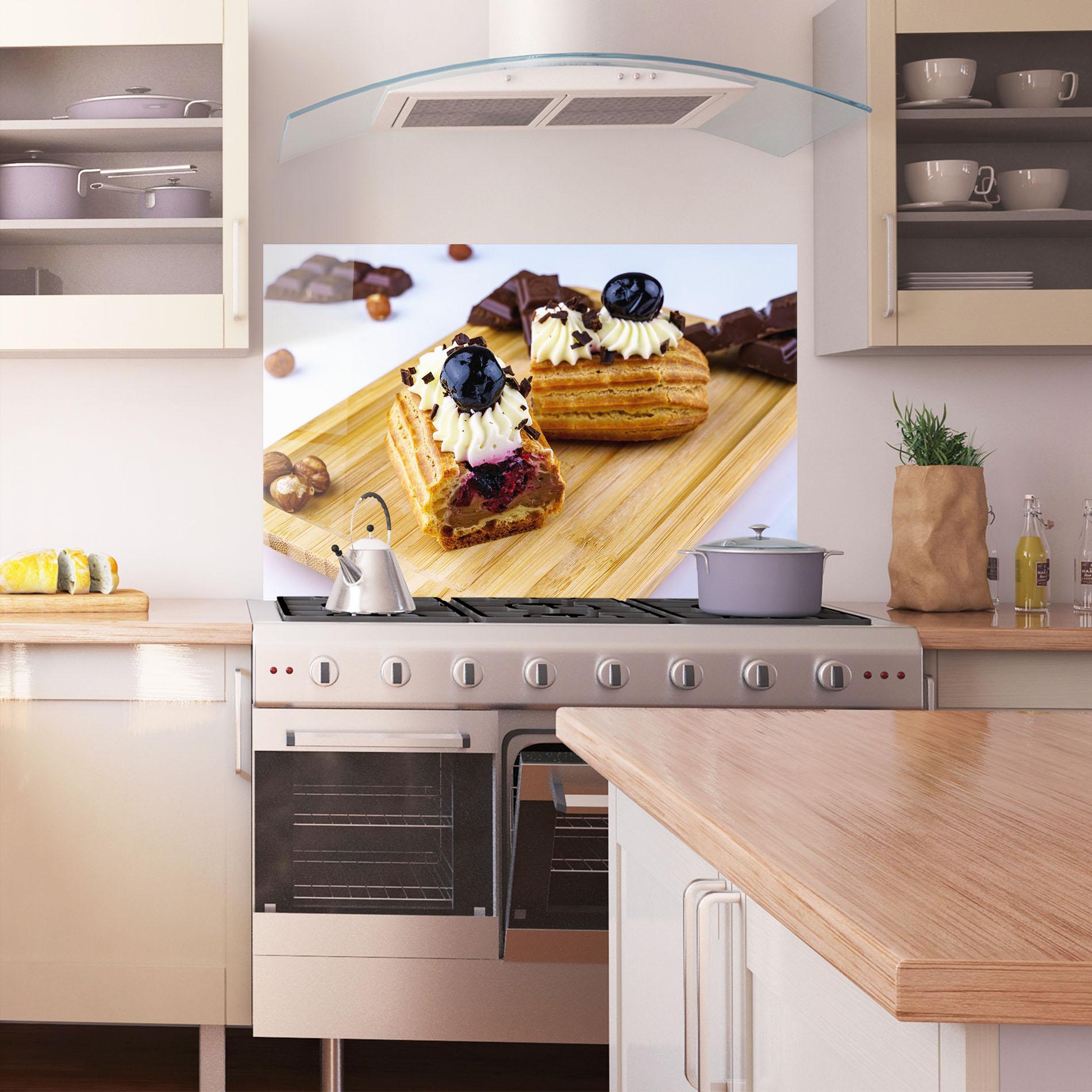 Стъклен панел за кухня Blueberry Eclair mockup 1