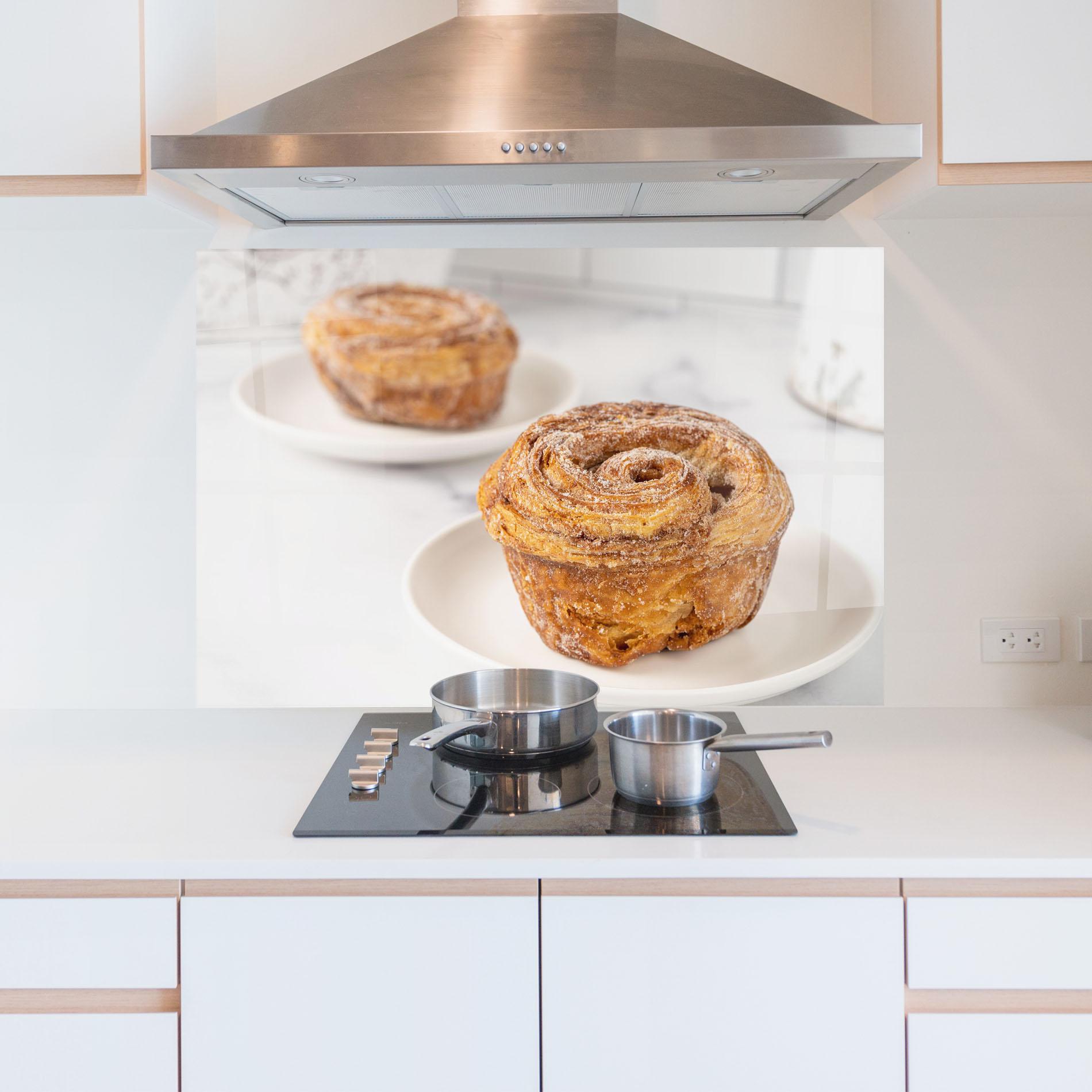 Стъклен панел за кухня Cinnamon Roll mockup 5