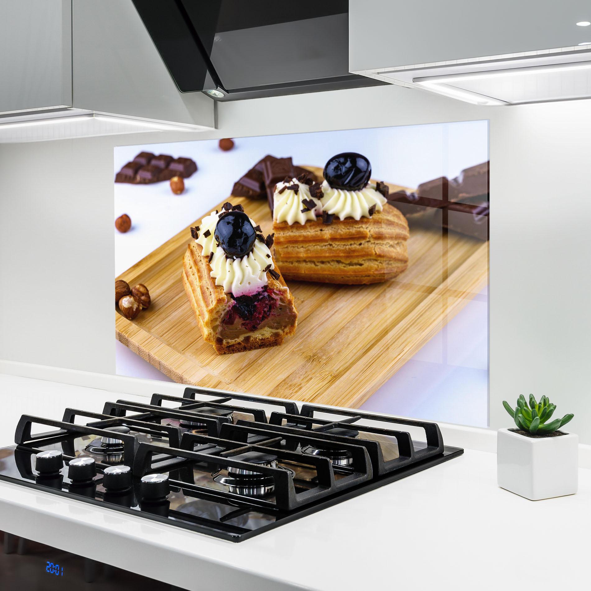 Стъклен панел за кухня Blueberry Eclair mockup 6