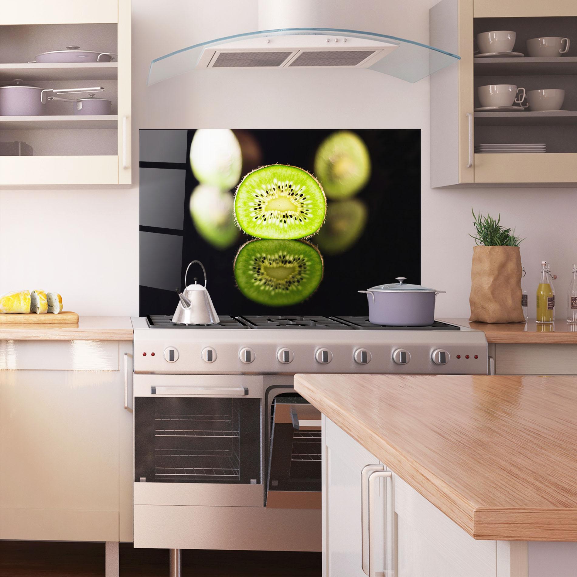 Стъклен панел за кухня Light On Kiwi Slice mockup 1