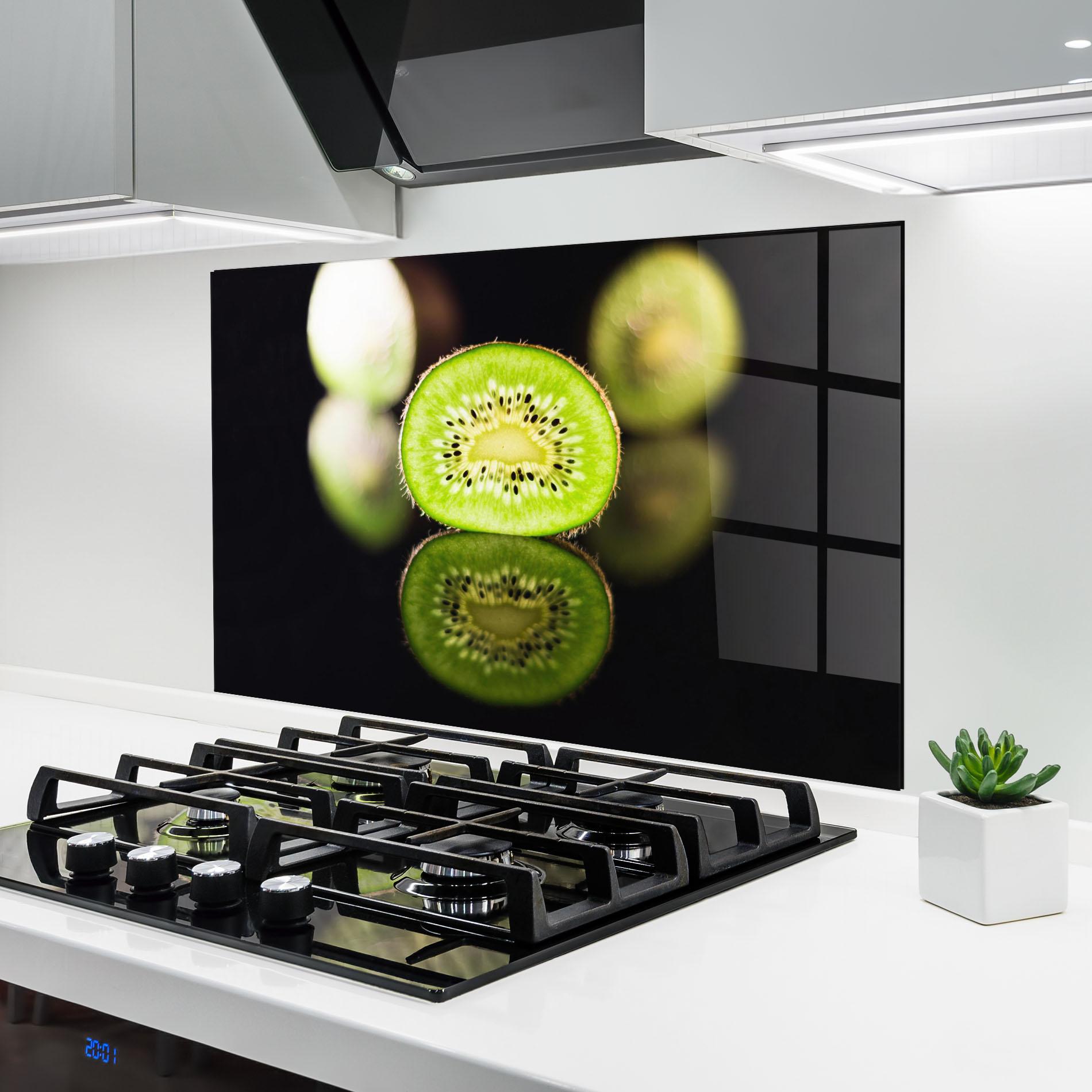Стъклен панел за кухня Light On Kiwi Slice mockup 6
