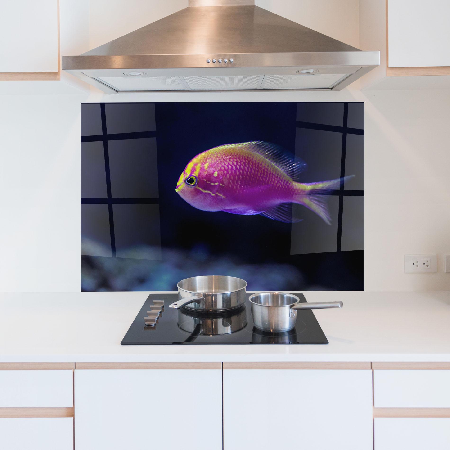 Стъклен панел за кухня Angry Pink Fish mockup 5