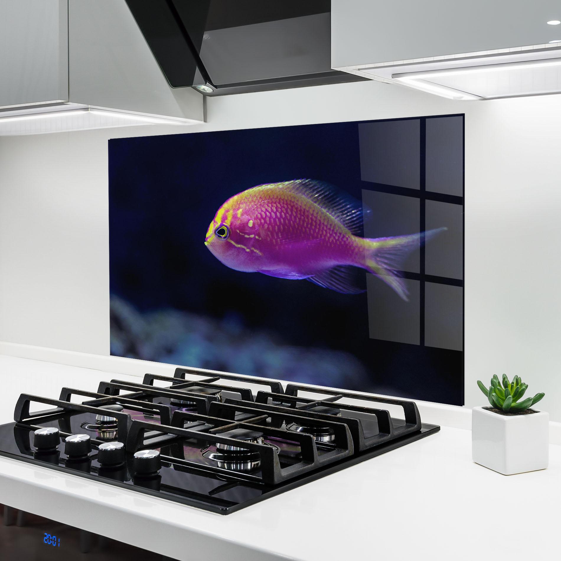 Стъклен панел за кухня Angry Pink Fish mockup 6