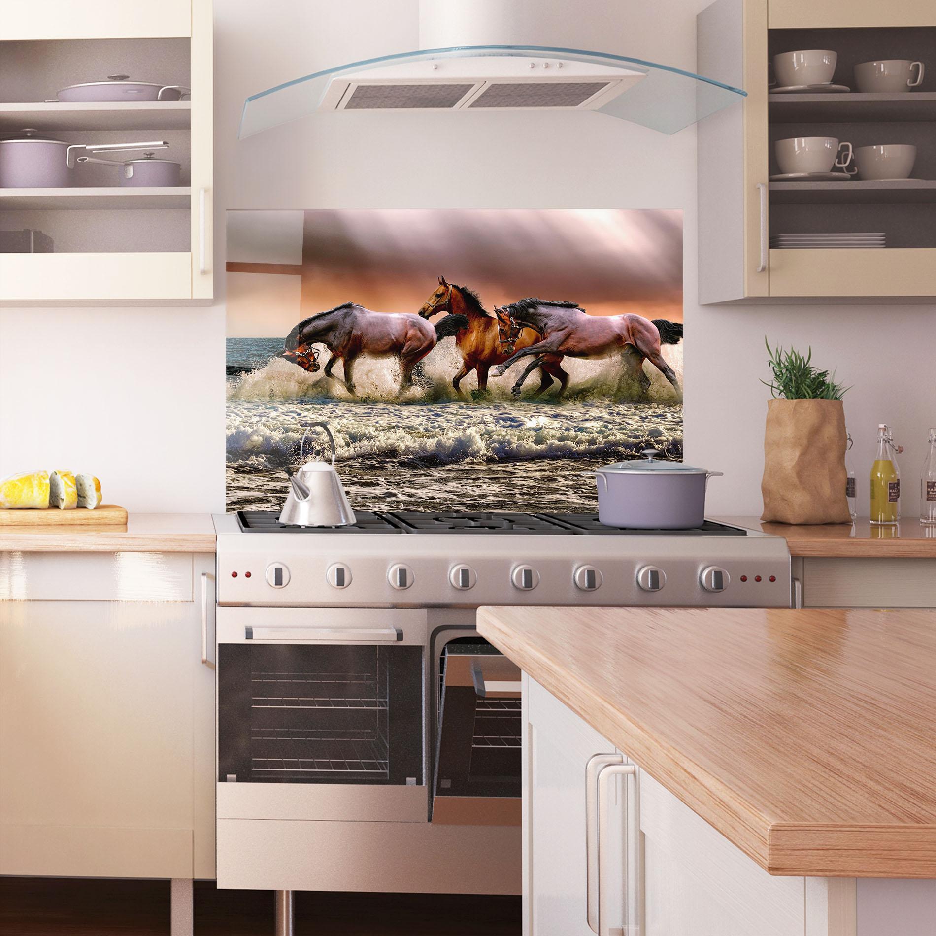 Стъклен панел за кухня Horse In Sea mockup 1