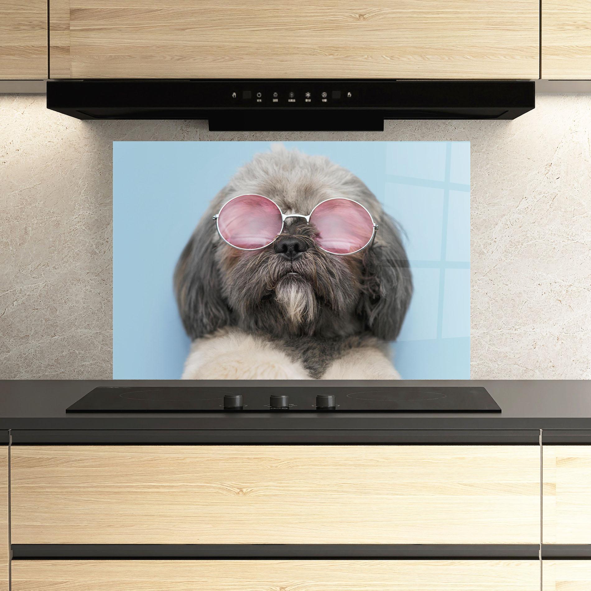 Стъклен панел за кухня Grey Dog On Blue mockup 3