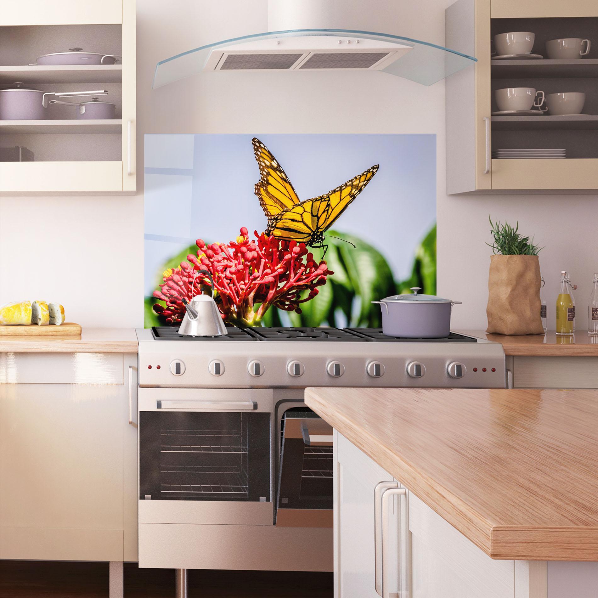 Стъклен панел за кухня Butterfly On Red Flower mockup 1