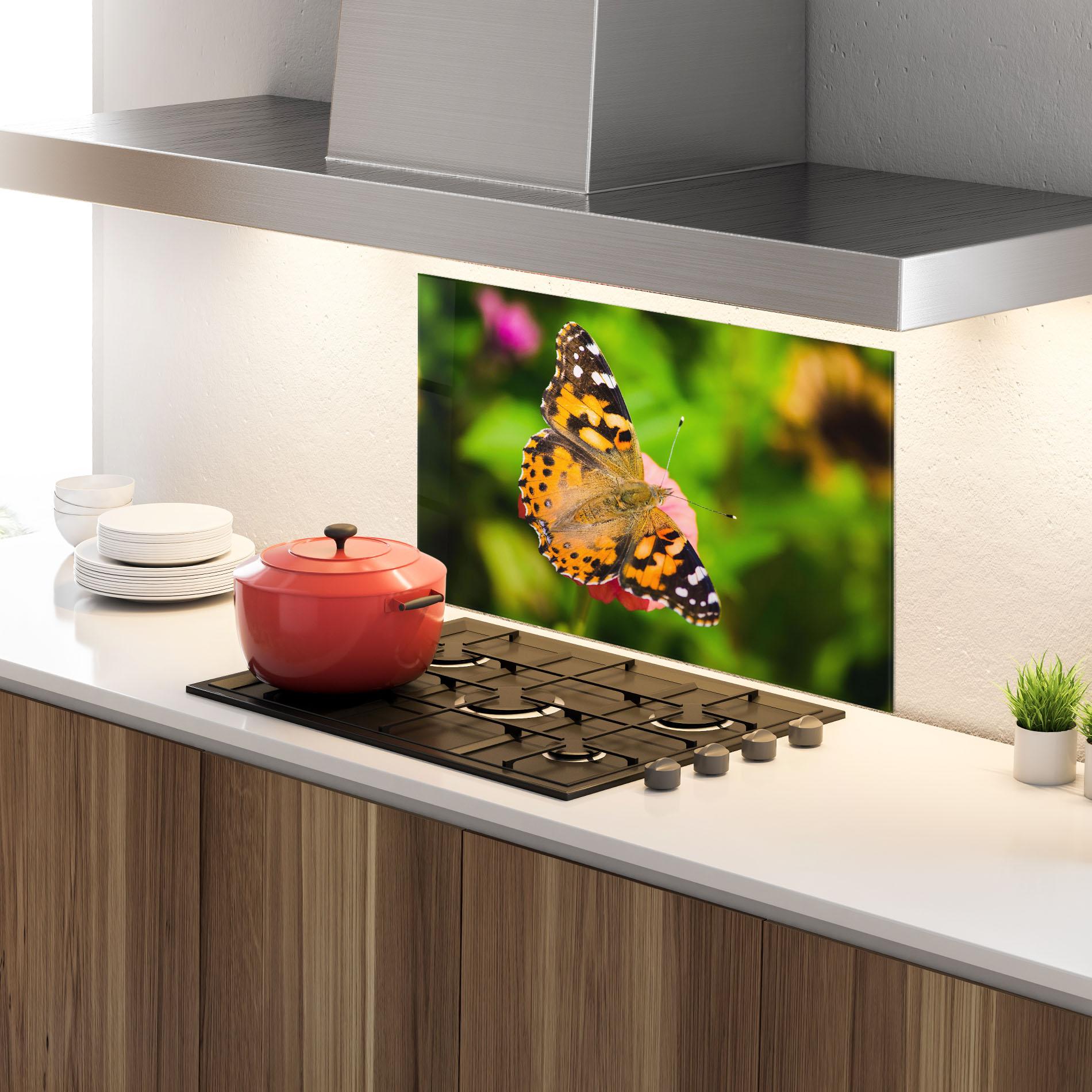 Стъклен панел за кухня Butterfly On Flower mockup 4