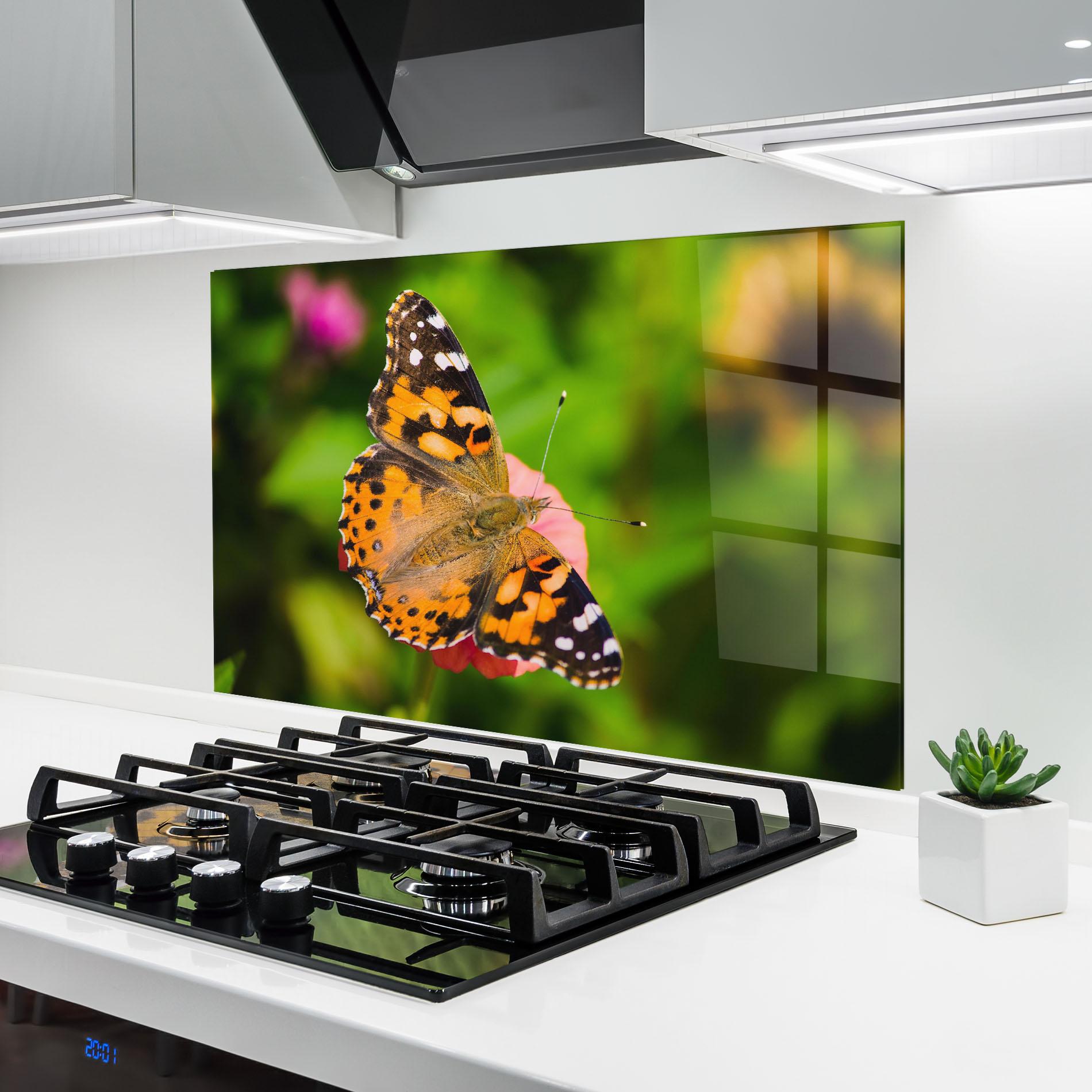 Стъклен панел за кухня Butterfly On Flower mockup 6