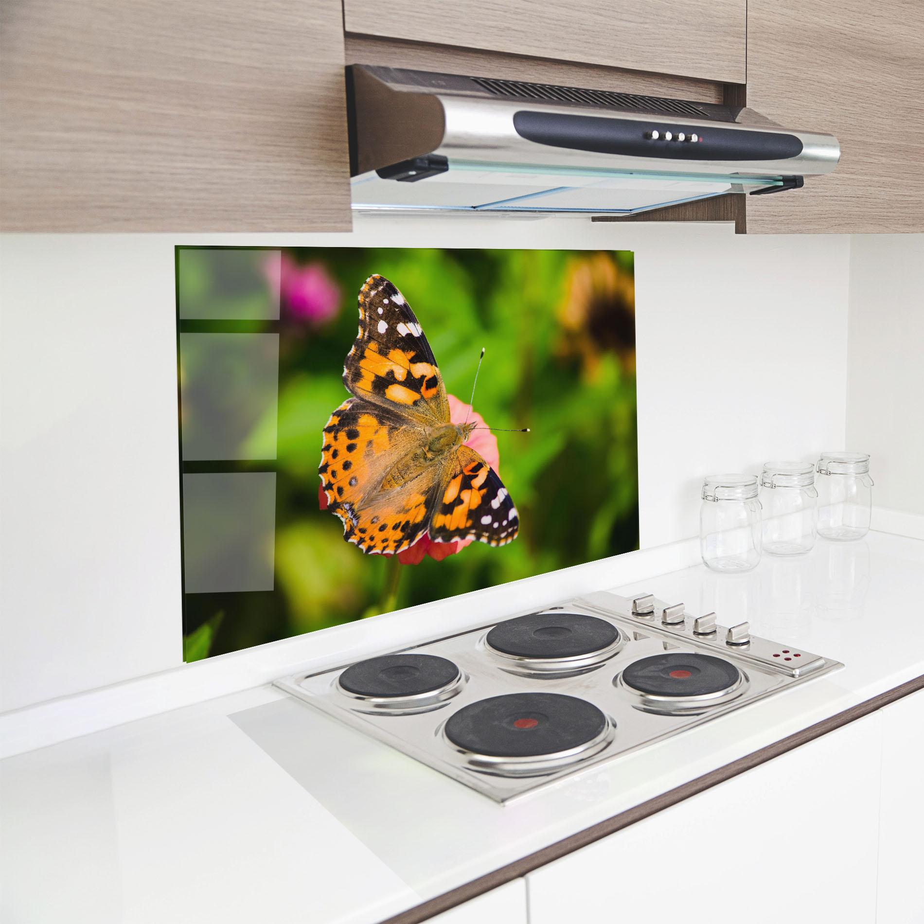 Стъклен панел за кухня Butterfly On Flower mockup 8