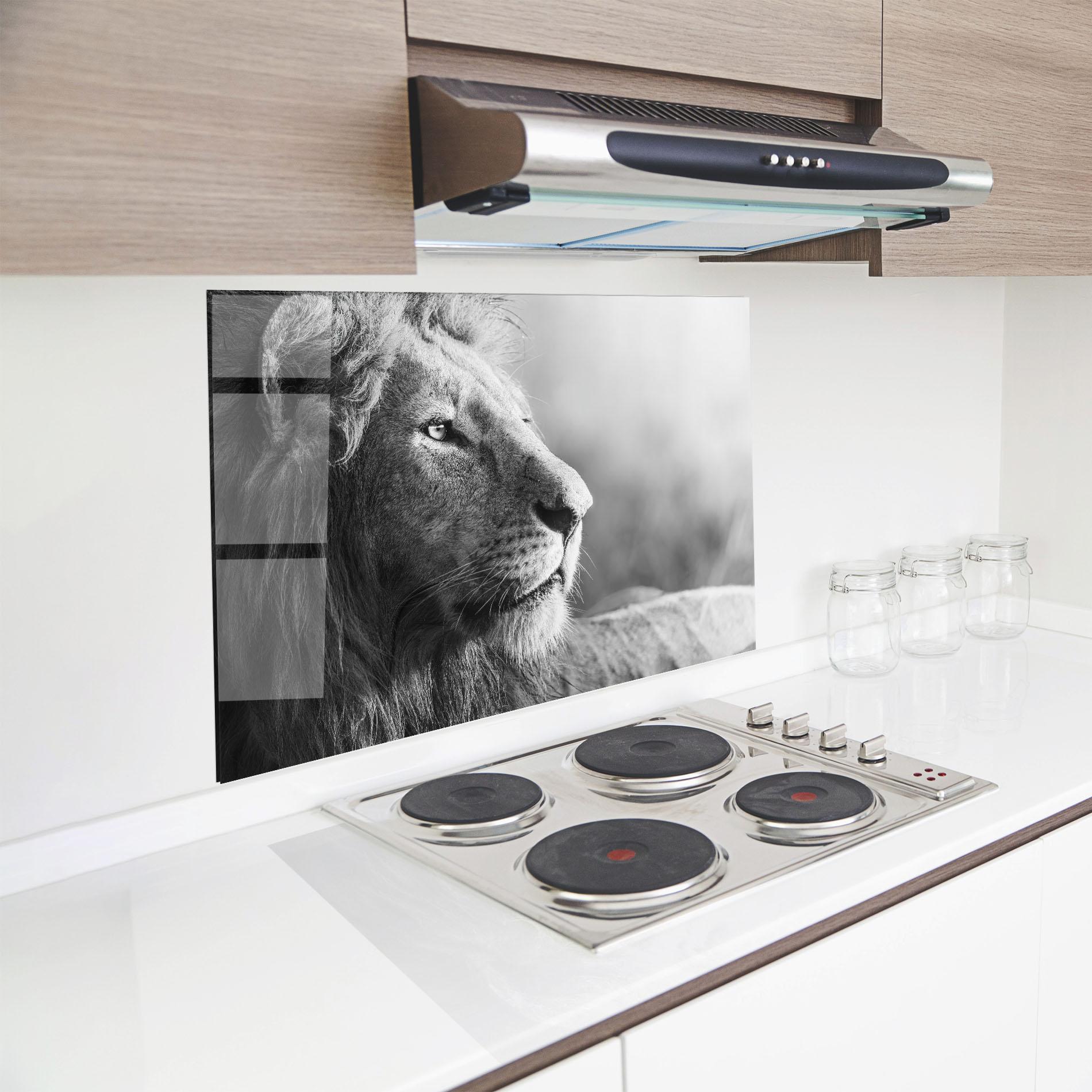 Стъклен панел за кухня Grey Lion Head mockup 8