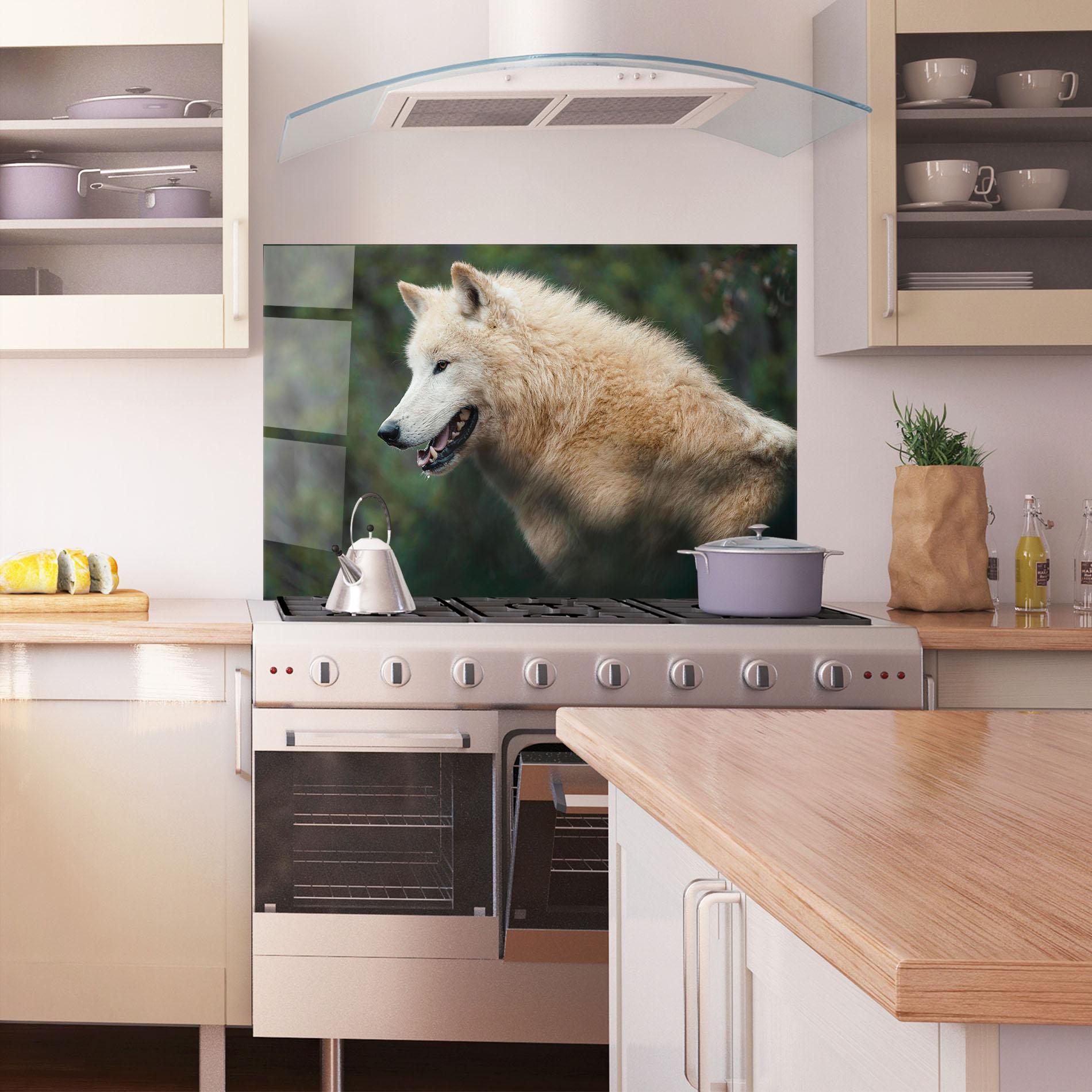 Стъклен панел за кухня White Alpha Wolf mockup 1