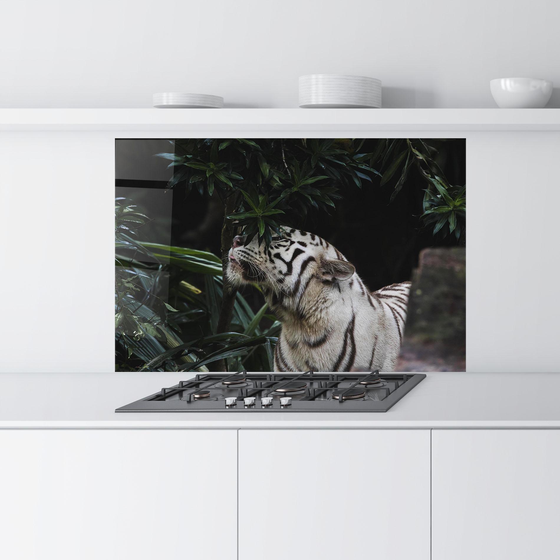 Стъклен панел за кухня White Tiger mockup 9