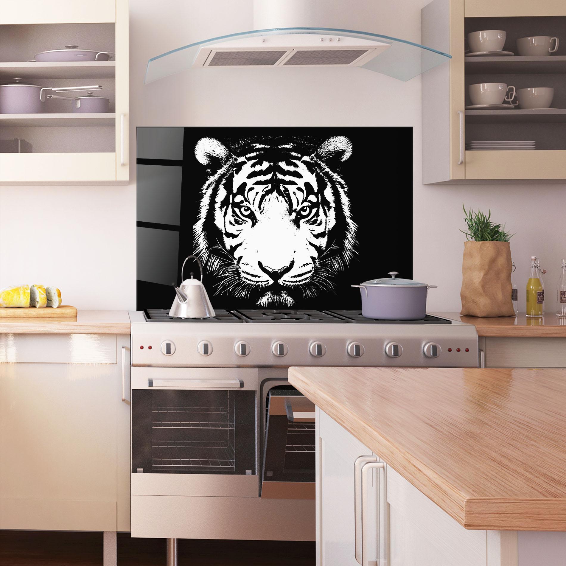 Стъклен панел за кухня White Head Tiger mockup 1