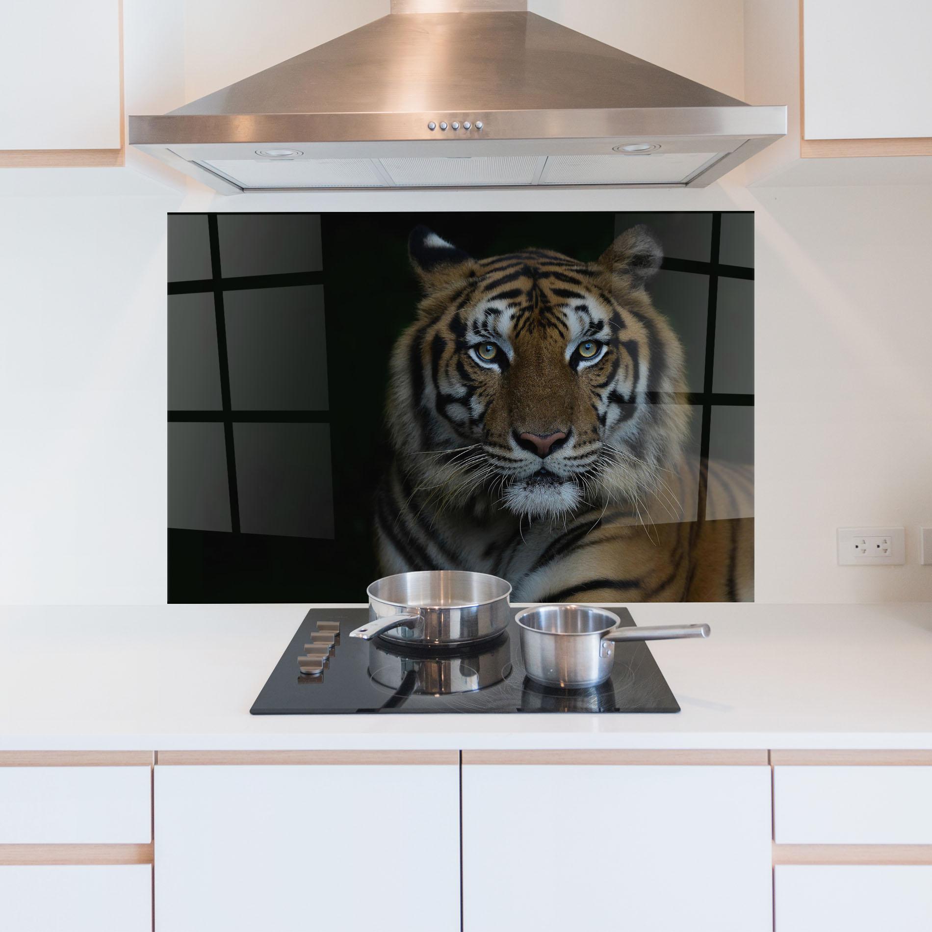 Стъклен панел за кухня Close Up Tiger mockup 5