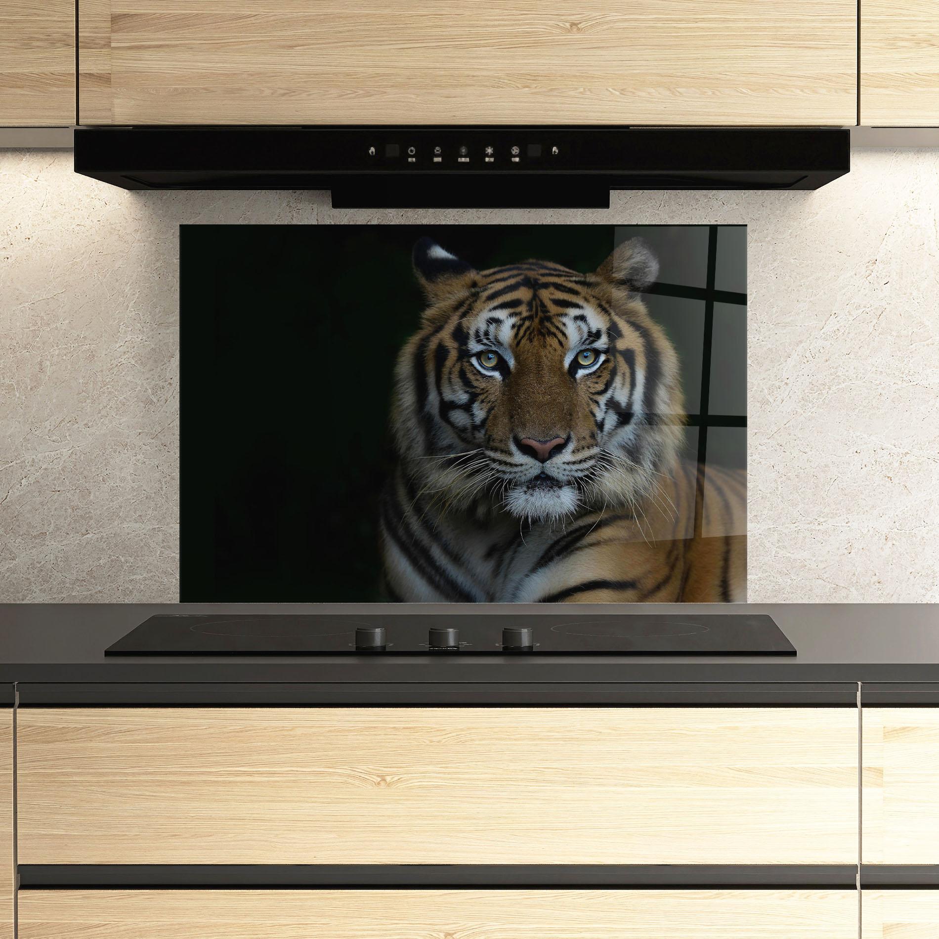 Стъклен панел за кухня Close Up Tiger mockup 3