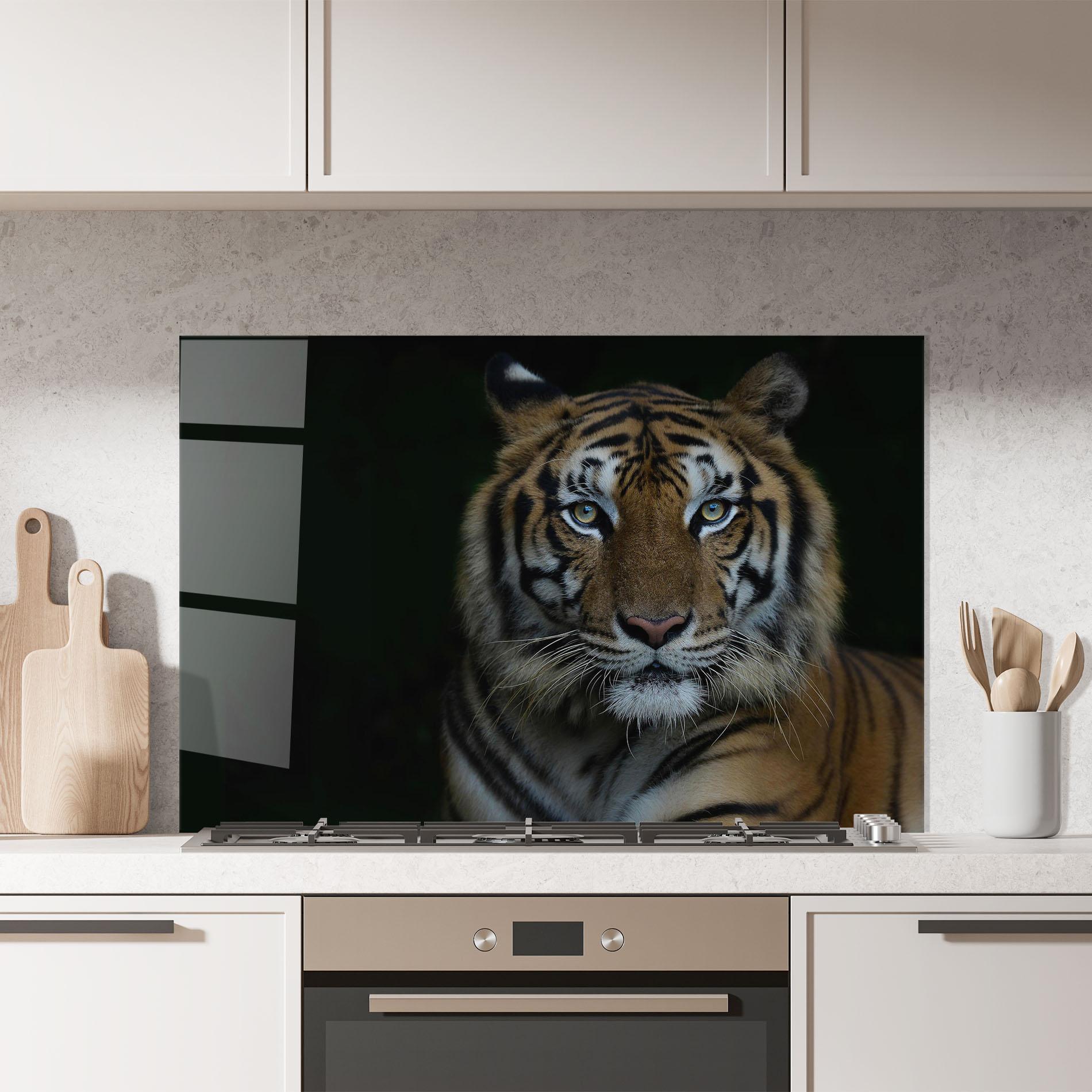 Стъклен панел за кухня Close Up Tiger mockup 7