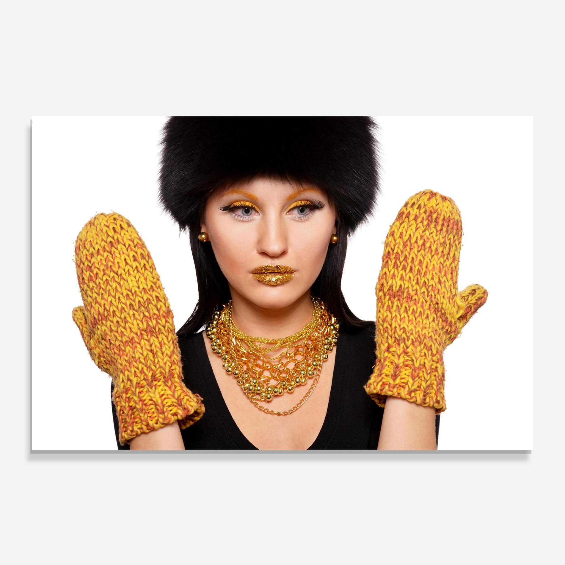 Стъклен панел за кухня Iteresting Gold Accessories mockup 0