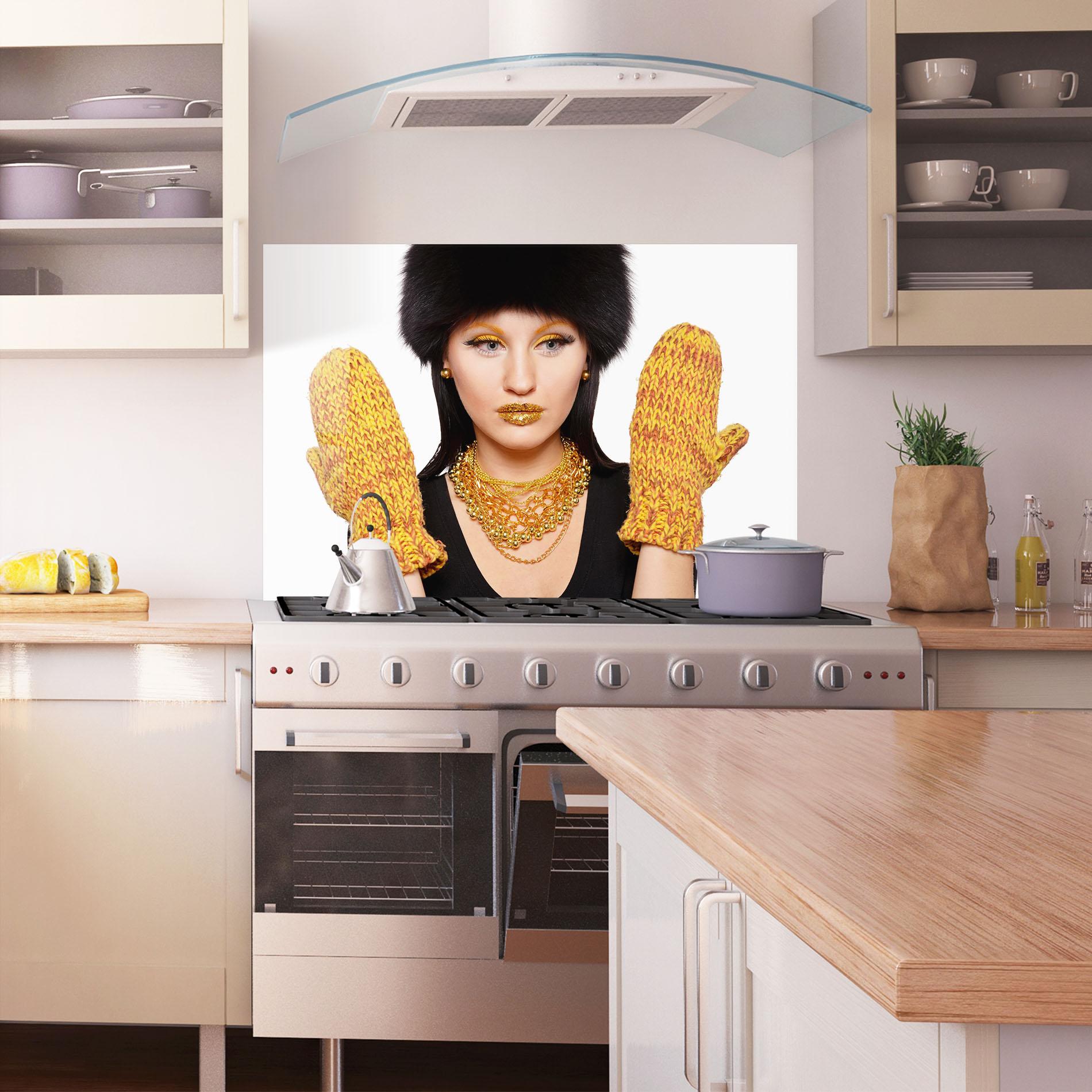 Стъклен панел за кухня Iteresting Gold Accessories mockup 1