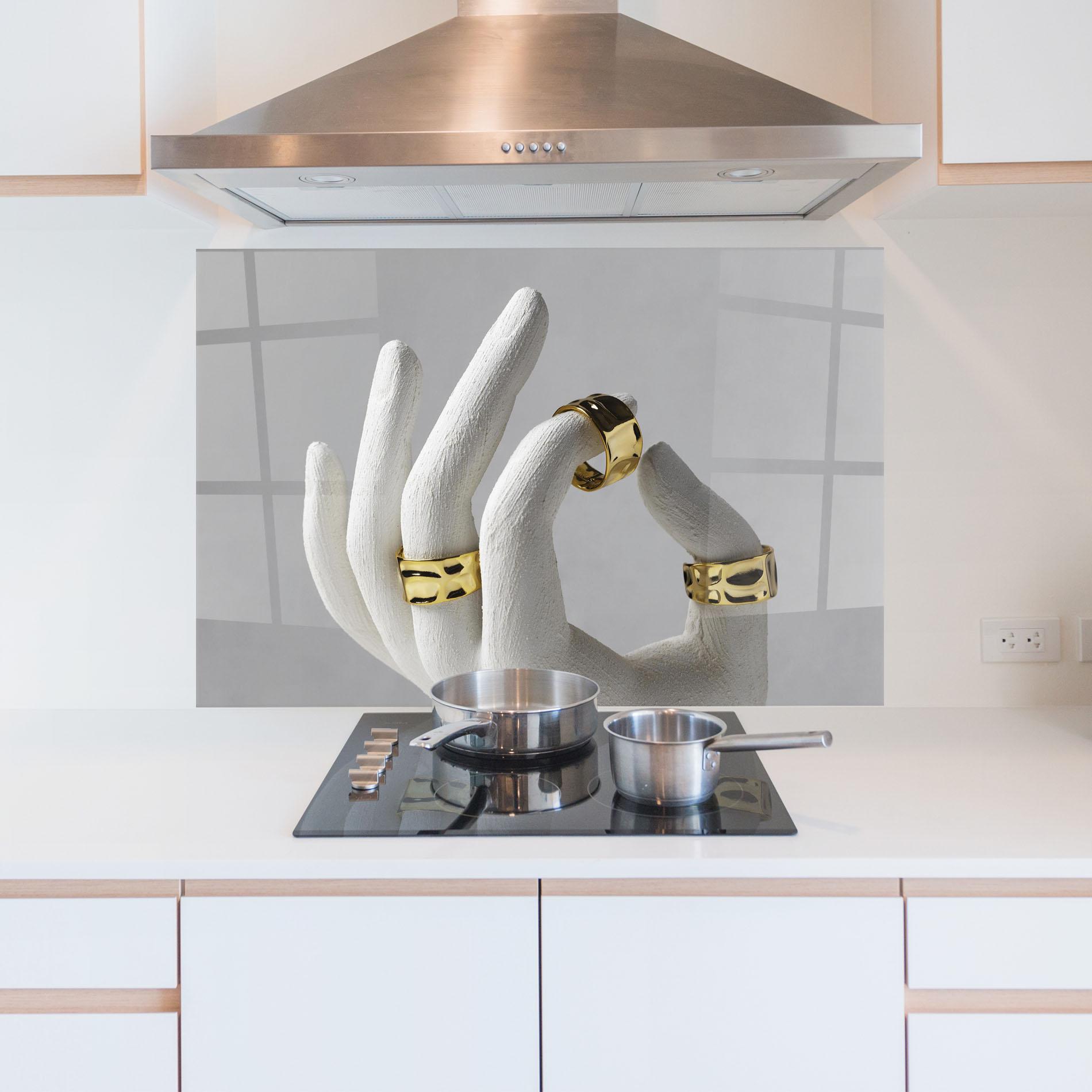 Стъклен панел за кухня Stand Display Rings mockup 5