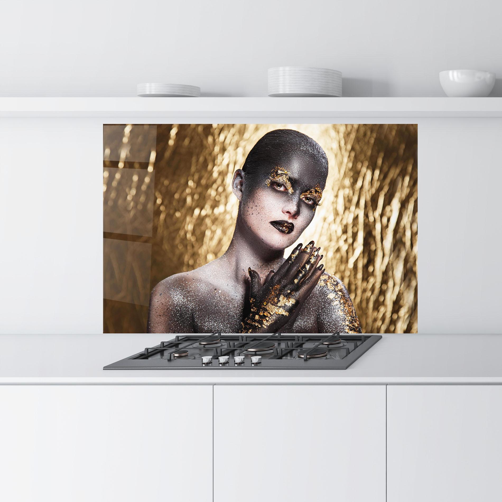 Стъклен панел за кухня Gold Artistic Makeup mockup 9