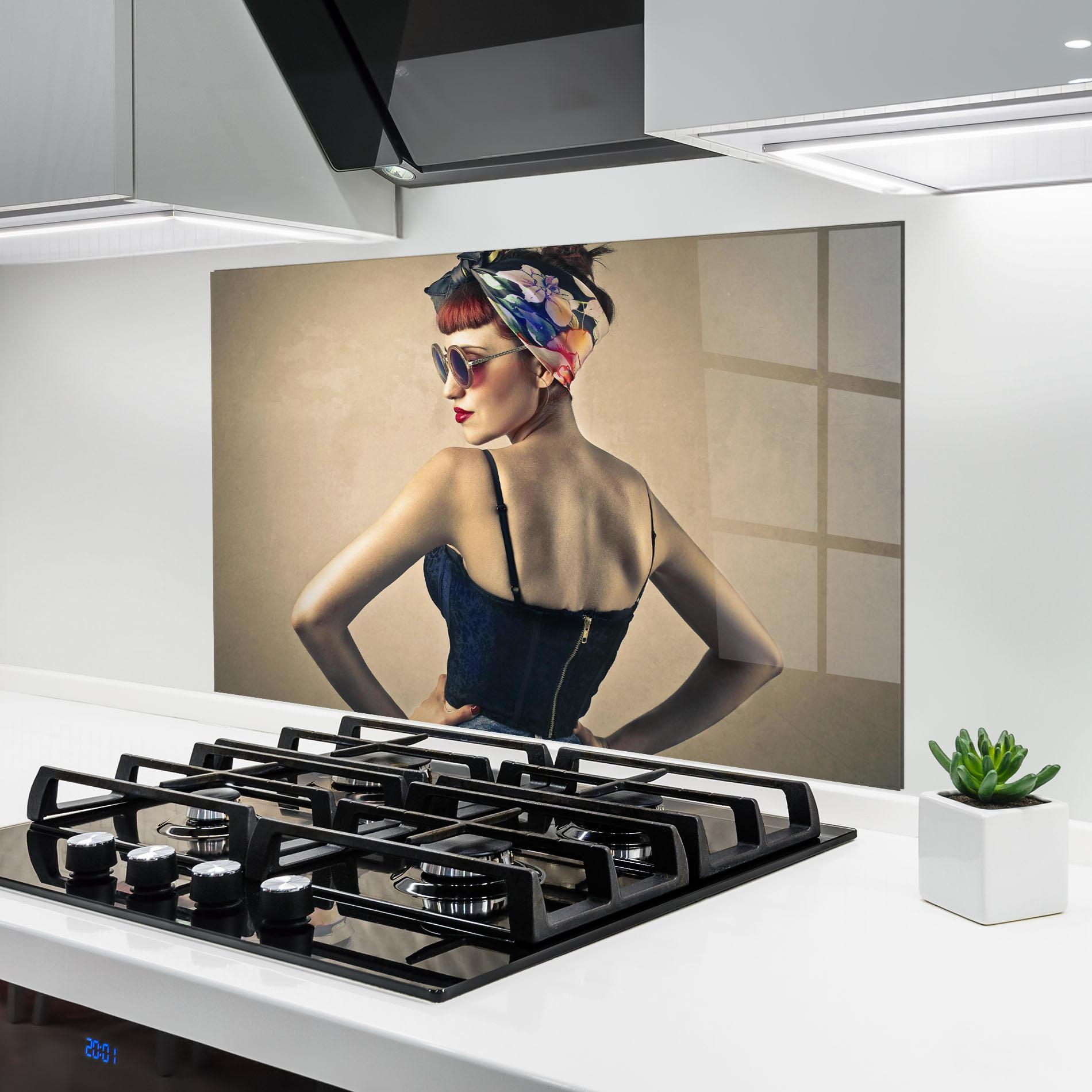 Стъклен панел за кухня Pin Up Girl mockup 6