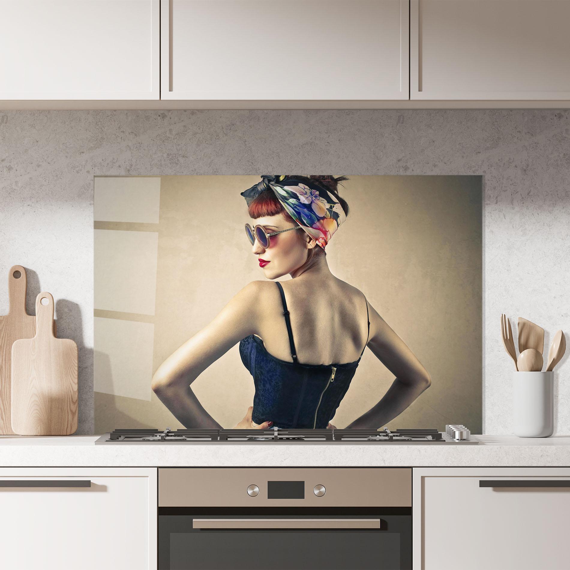 Стъклен панел за кухня Pin Up Girl mockup 7