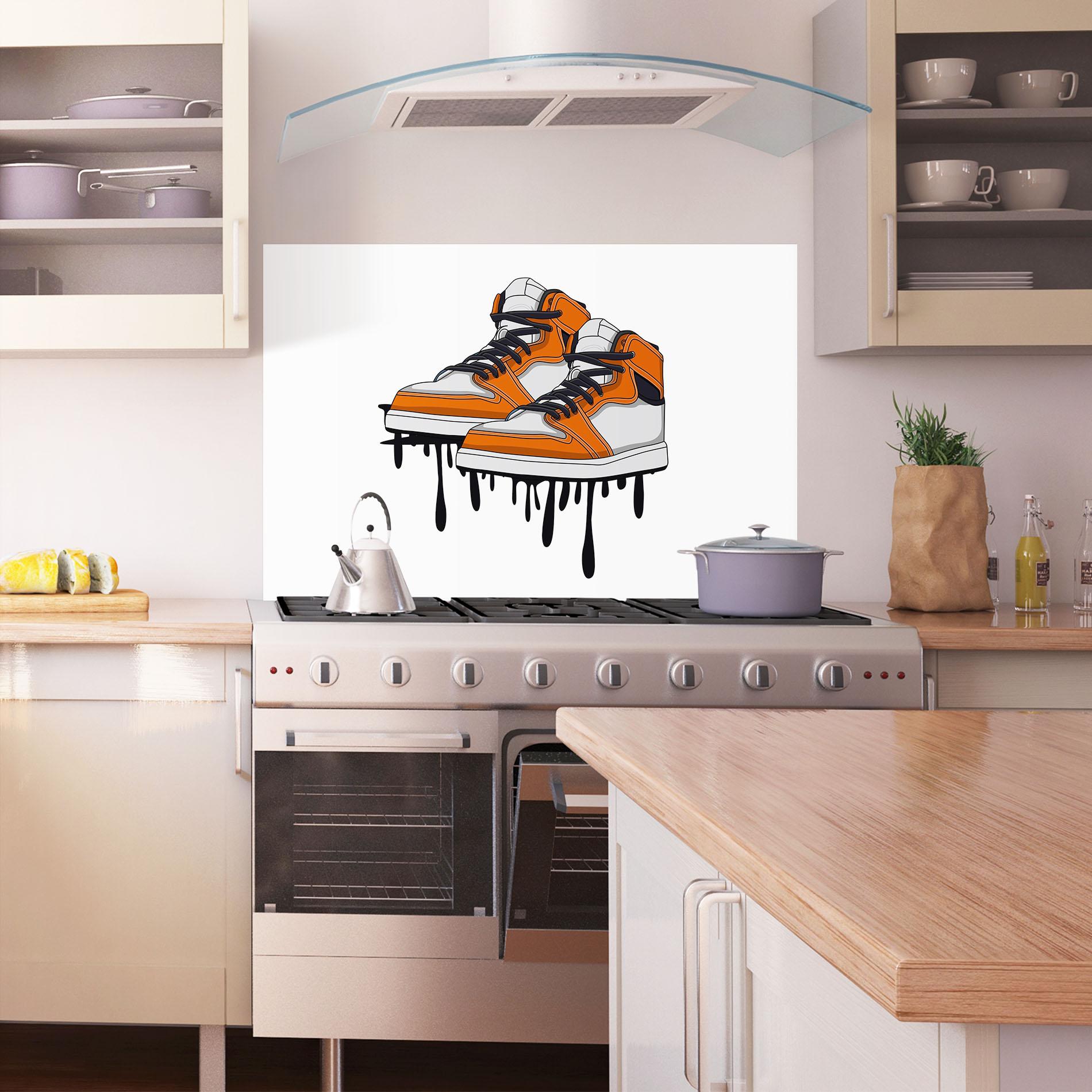 Стъклен панел за кухня Black Liquid Shoe mockup 1