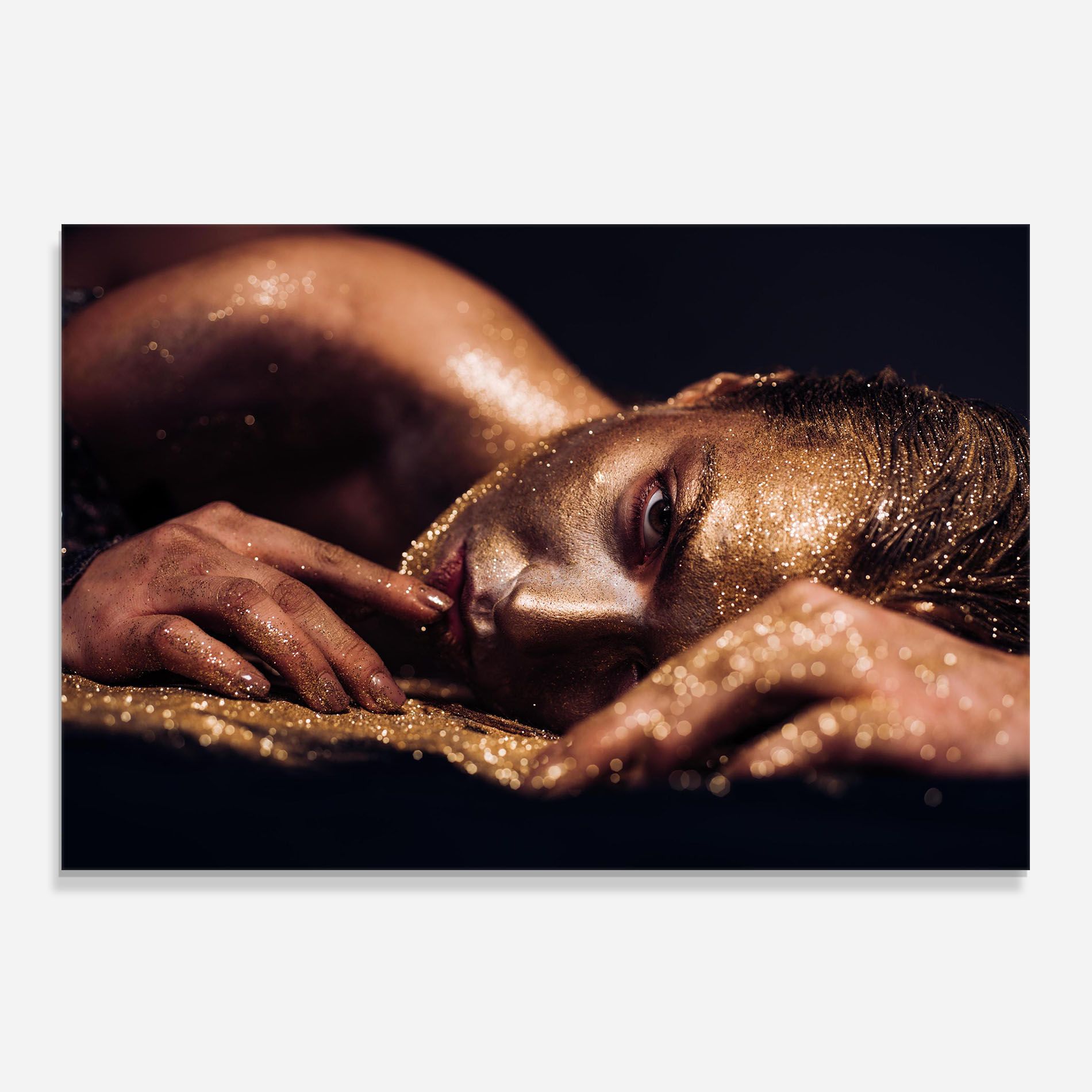 Gold Vogue Woman mockup 0