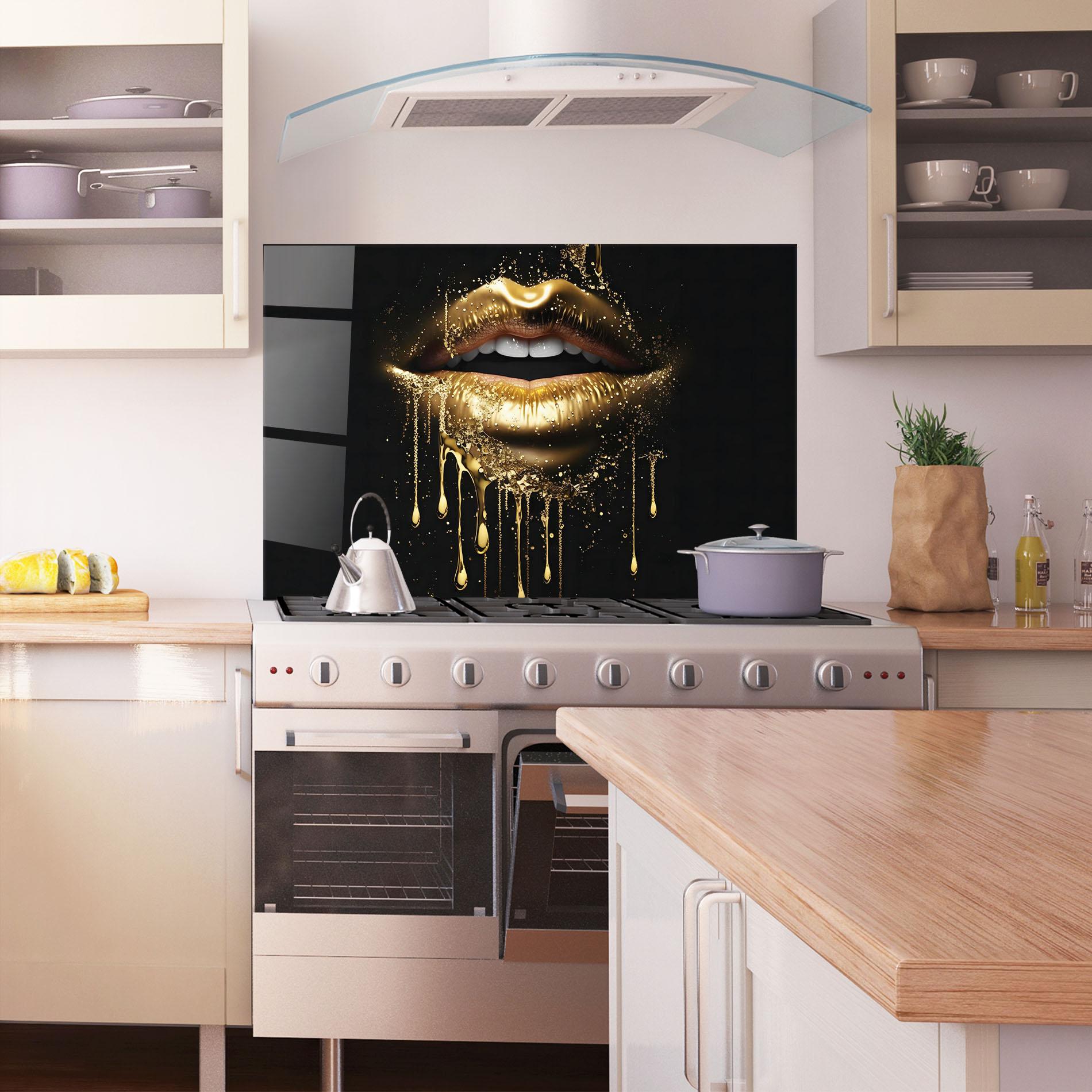 Стъклен панел за кухня Golden Luxury Lips mockup 1