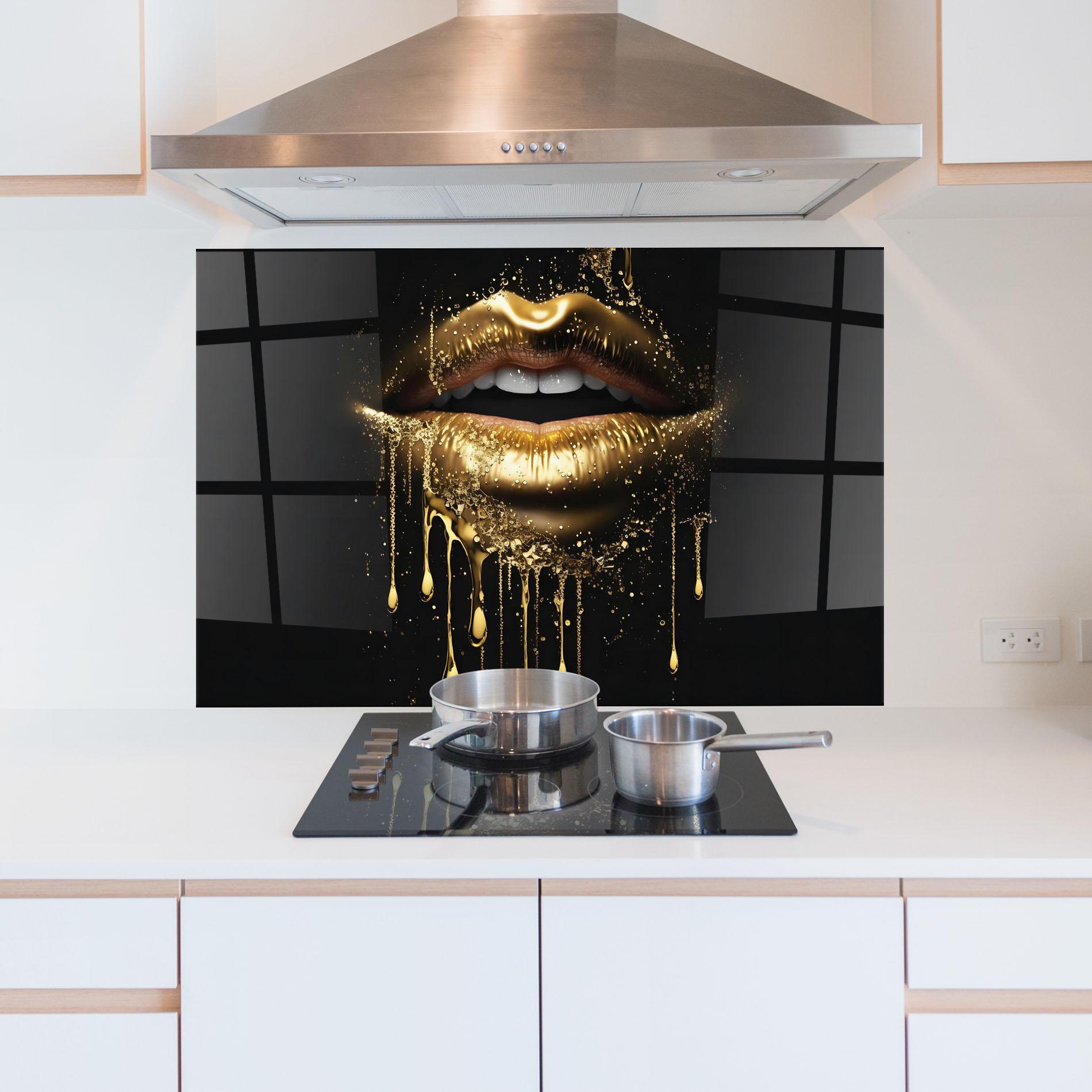 Стъклен панел за кухня Golden Luxury Lips mockup 5