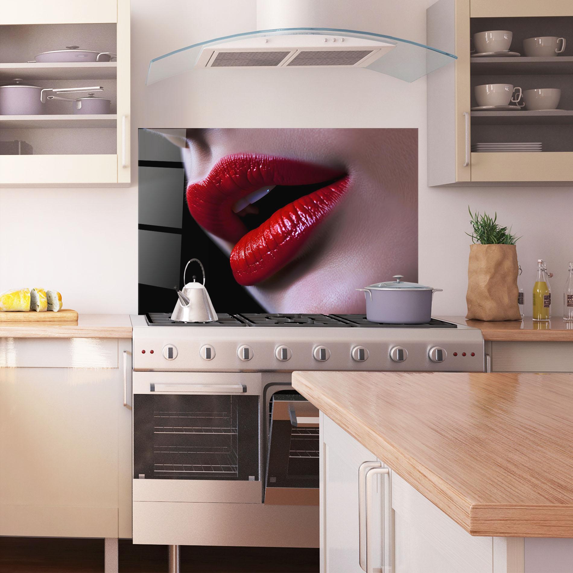 Стъклен панел за кухня Close Up Woman mockup 1