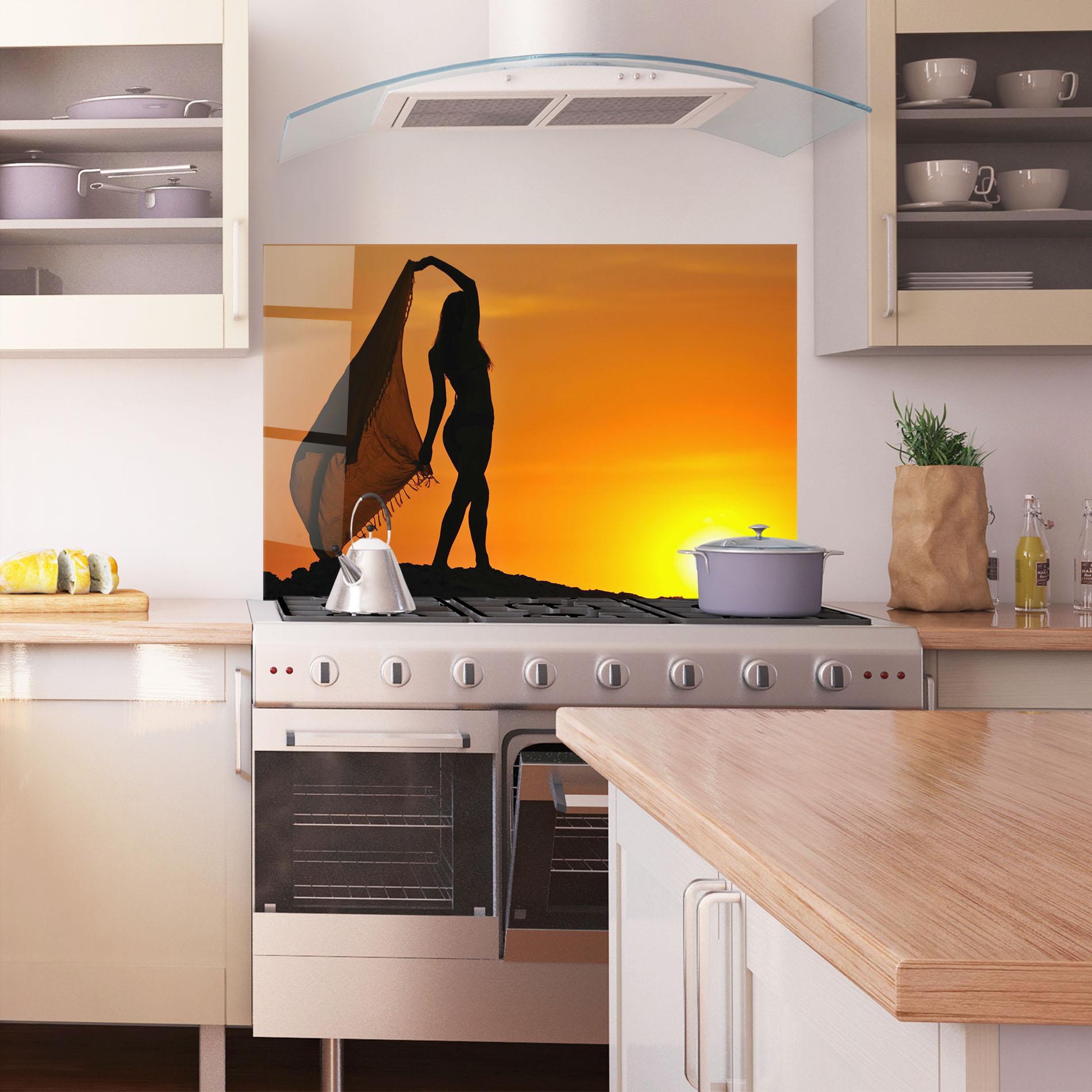 Стъклен панел за кухня Pareo Raised Sunset mockup 1