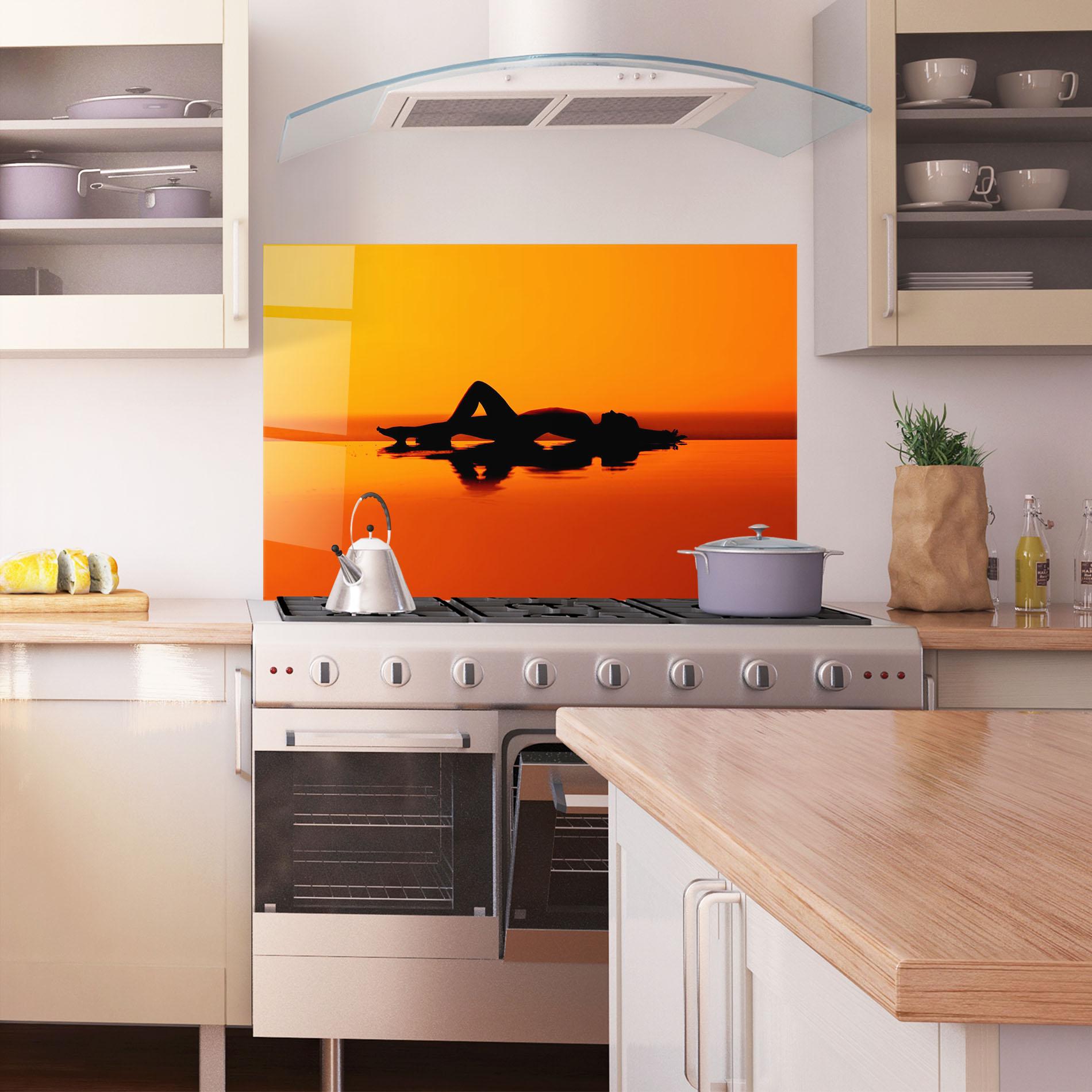 Стъклен панел за кухня Pool Sunset mockup 1