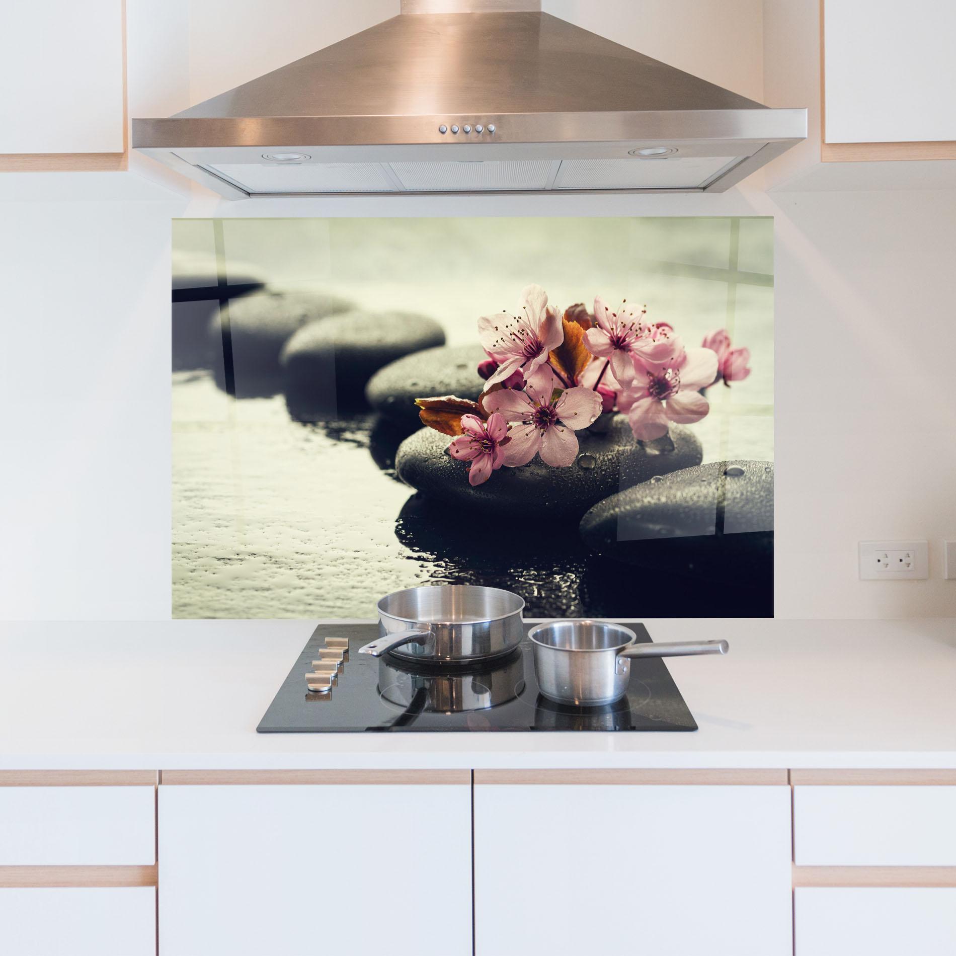 Стъклен панел за кухня Hot Spa Flowers mockup 5