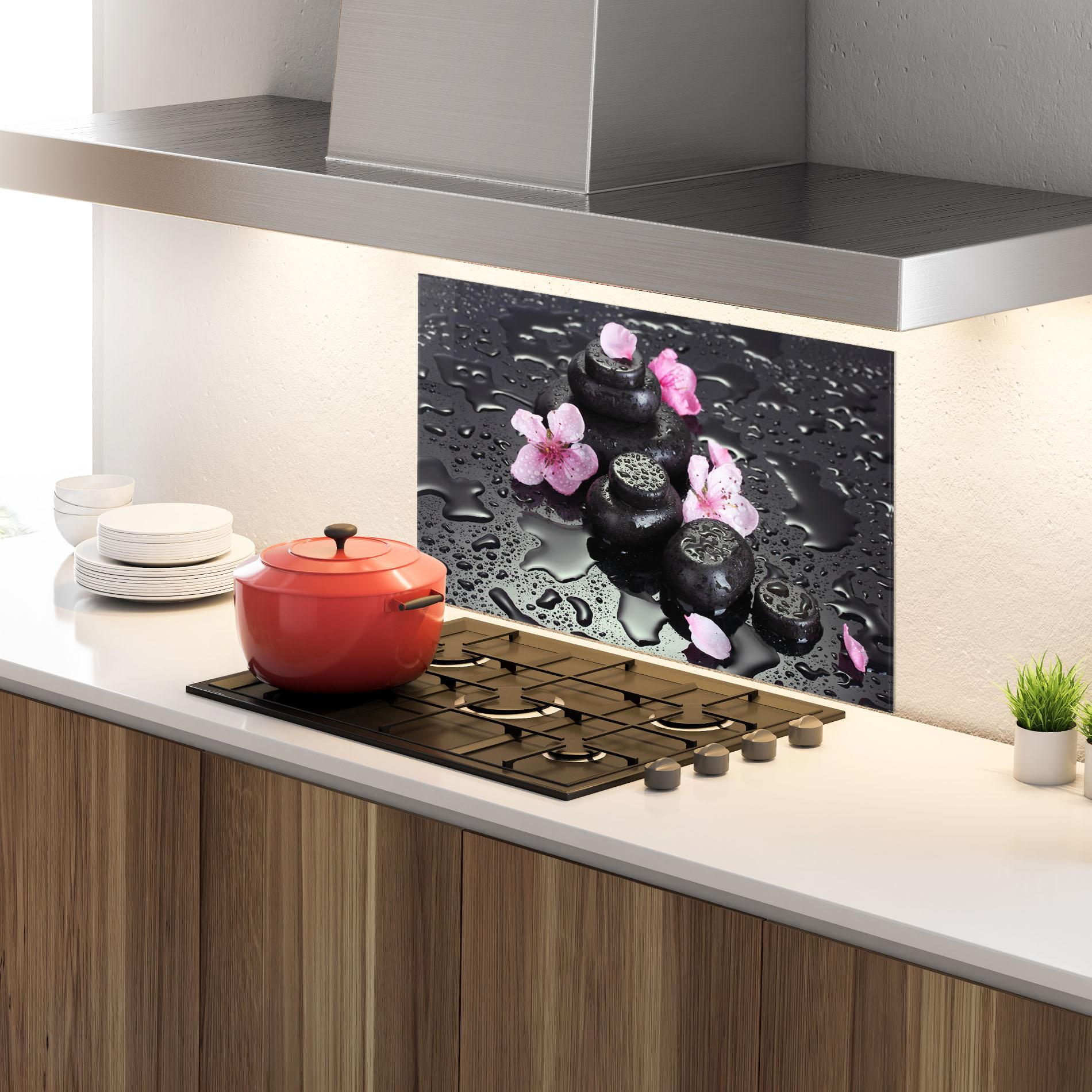 Стъклен панел за кухня Pretty Flower Stones mockup 4