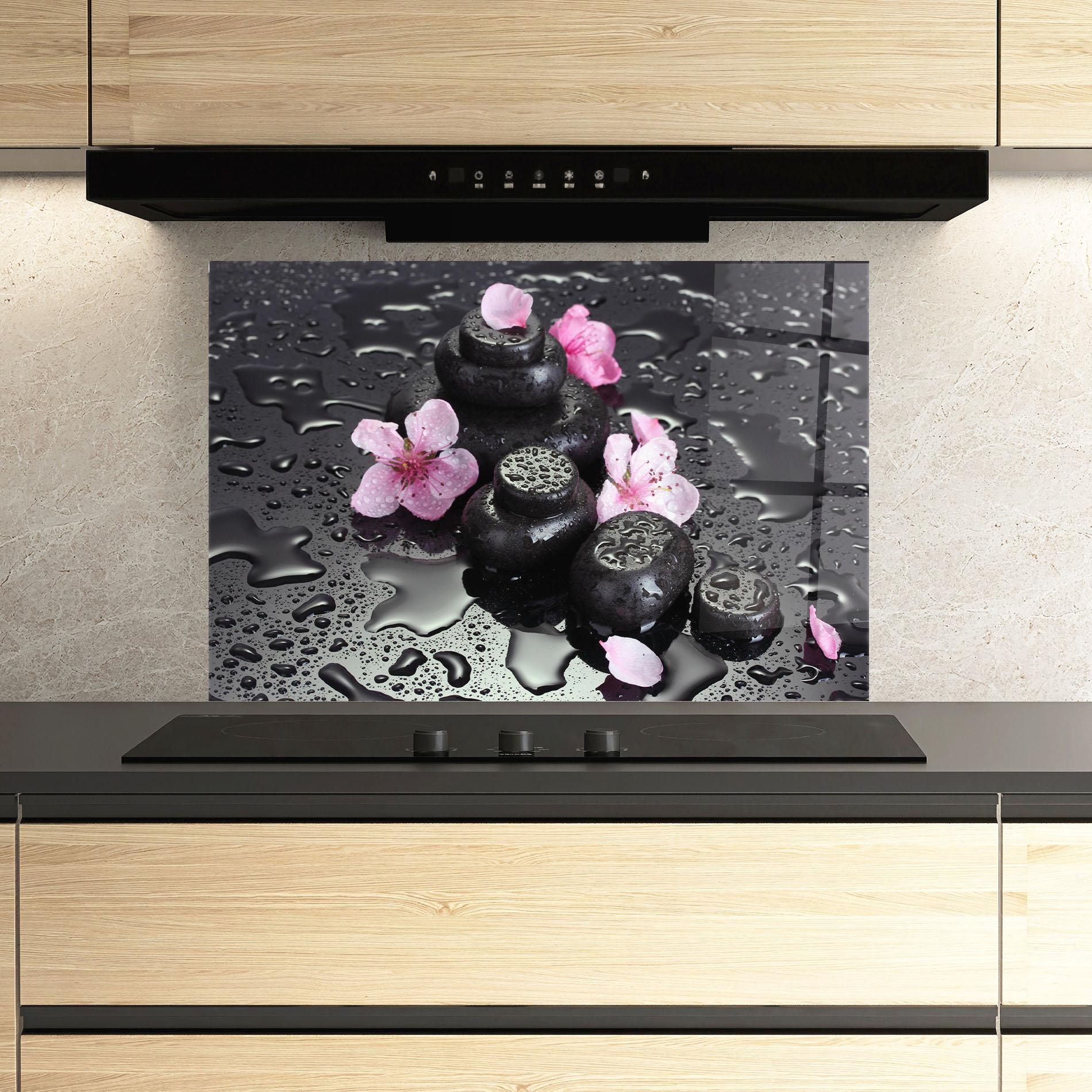 Стъклен панел за кухня Pretty Flower Stones mockup 3