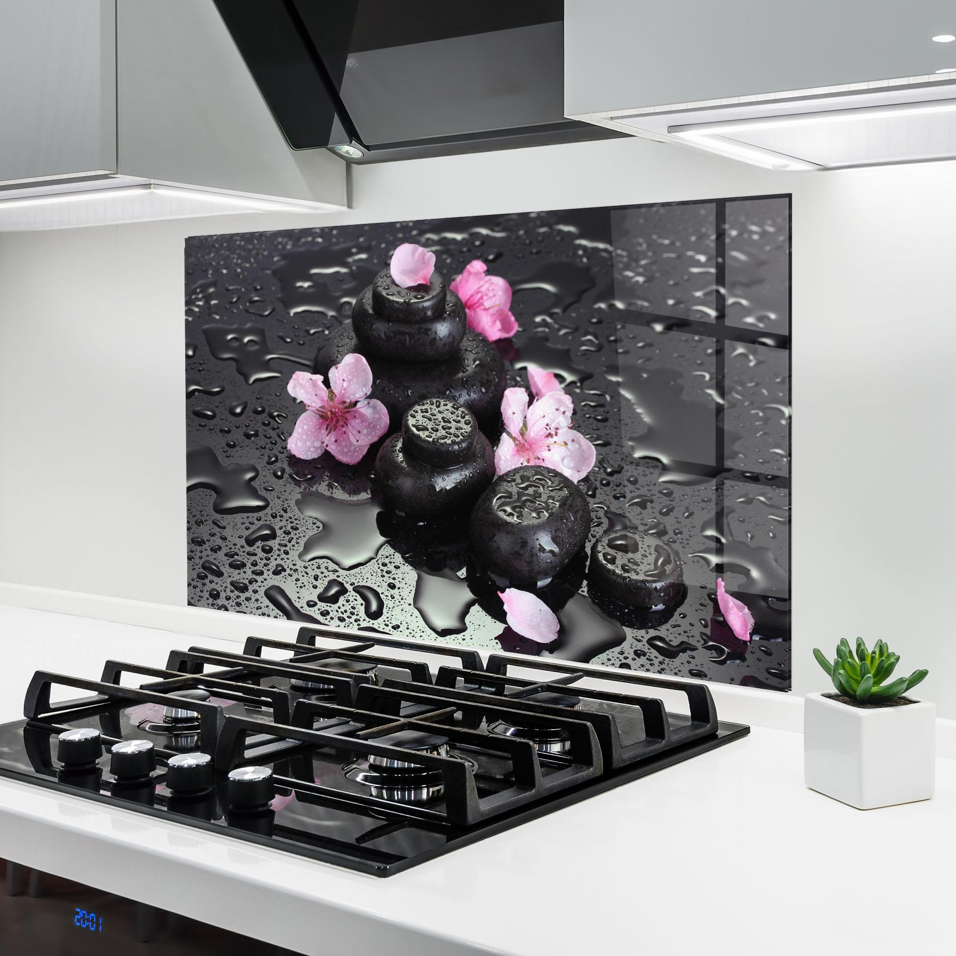 Стъклен панел за кухня Pretty Flower Stones mockup 6