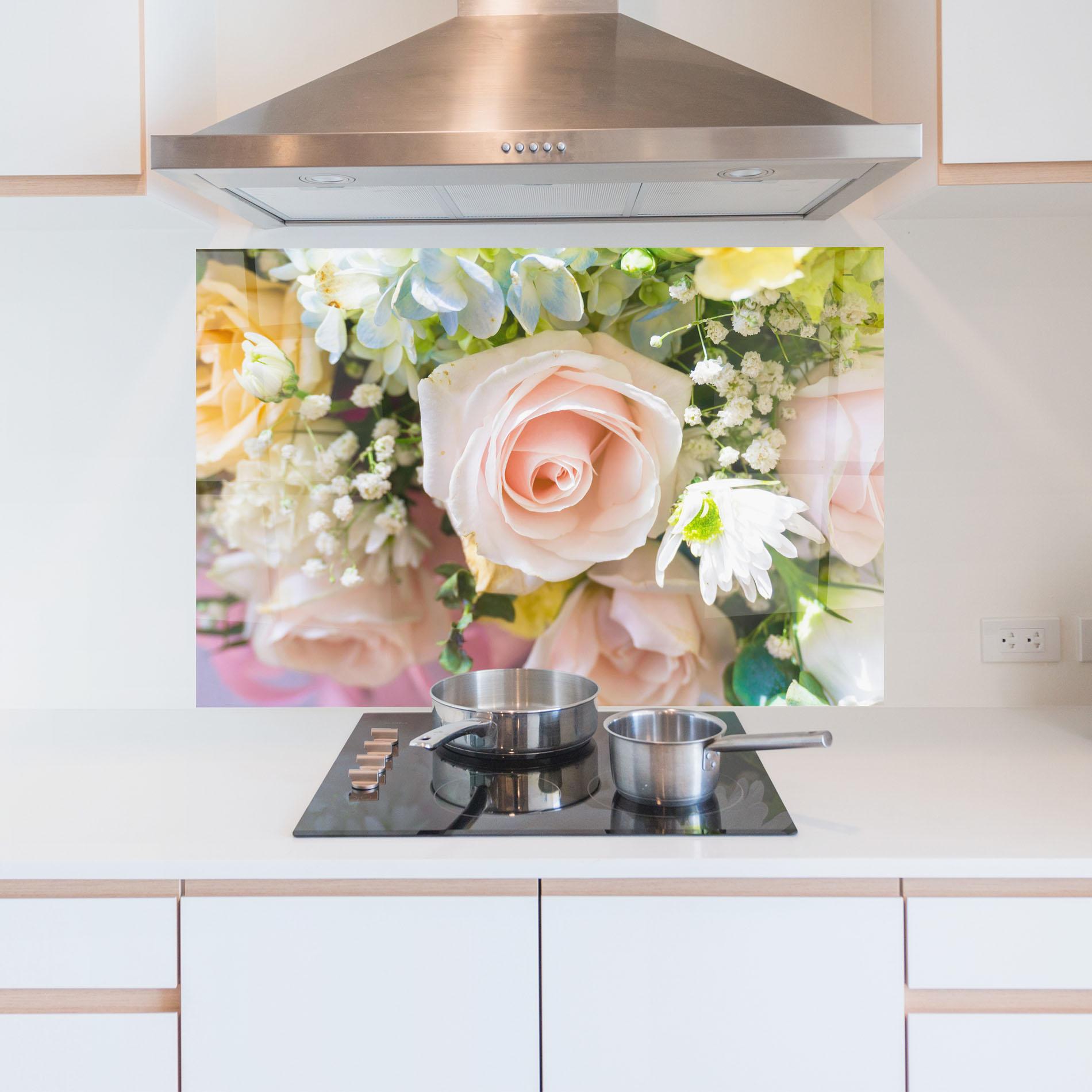 Стъклен панел за кухня Light Pink Bouquet mockup 5