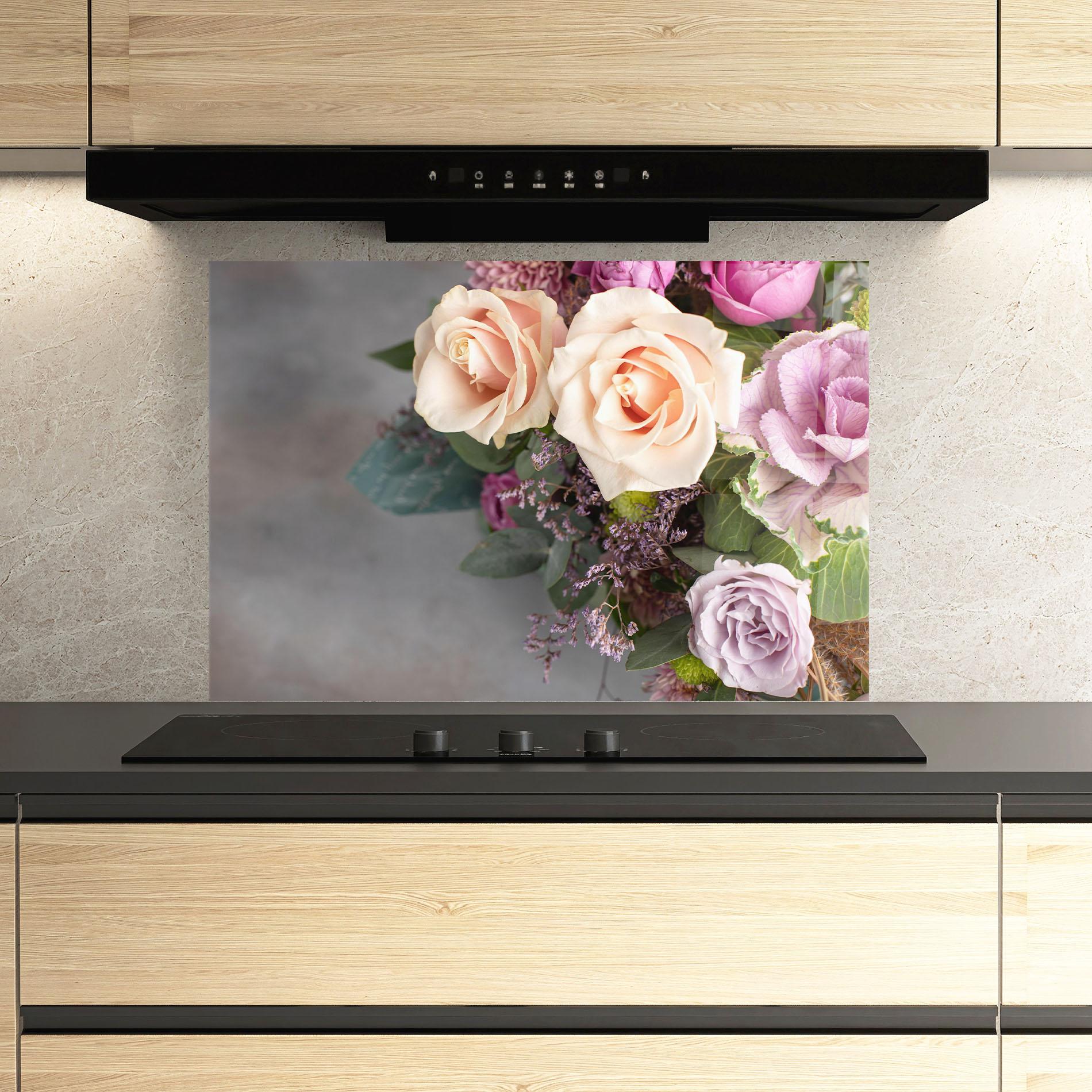 Стъклен панел за кухня Cream Purple Bouquet mockup 3