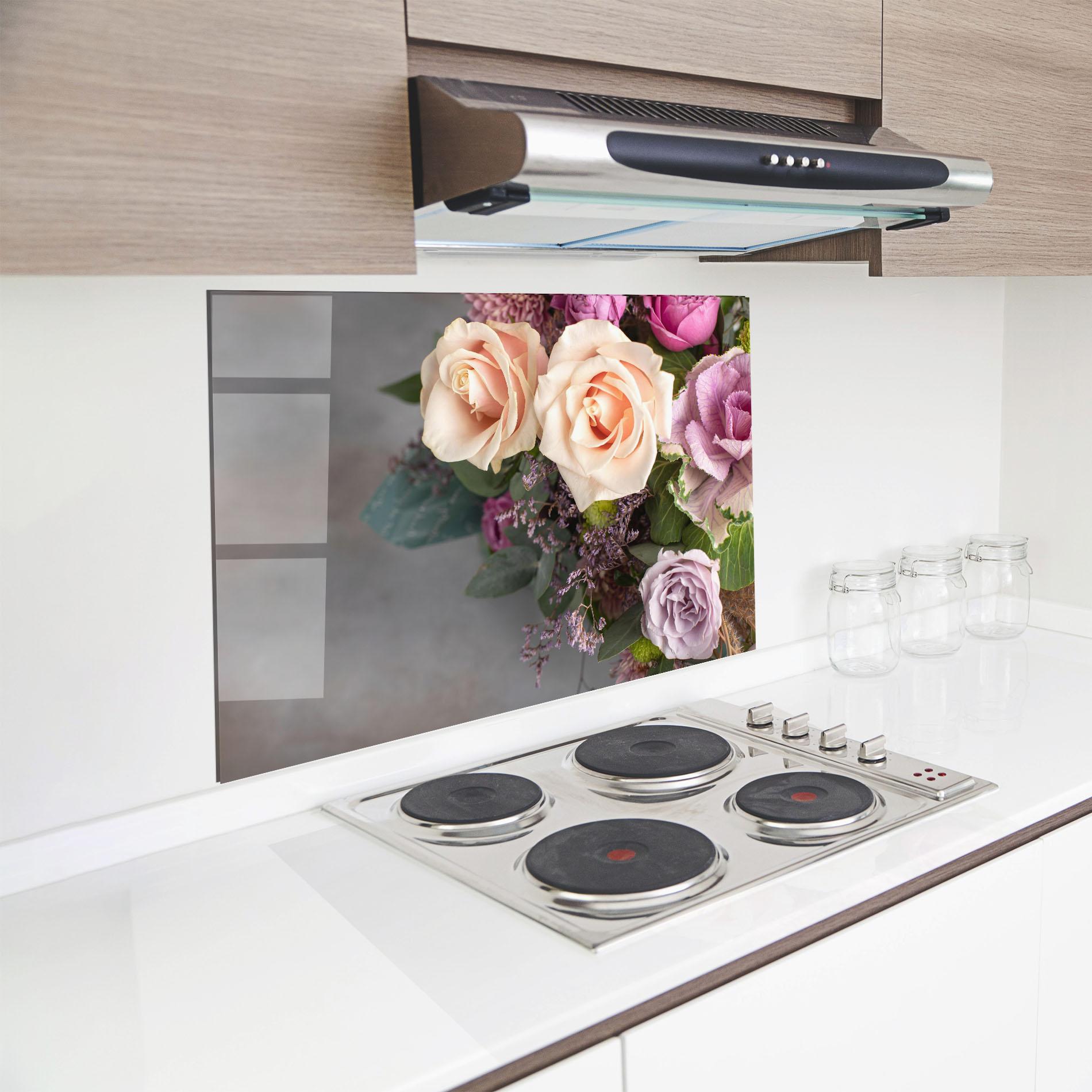 Стъклен панел за кухня Cream Purple Bouquet mockup 8