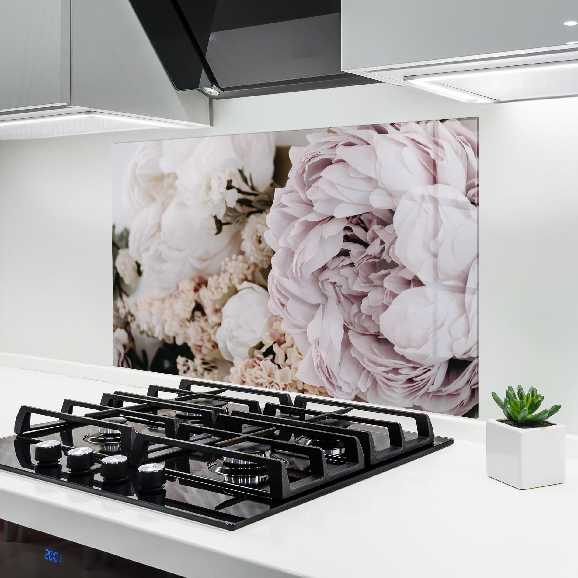 Стъклен панел за кухня Grey Peony Bouquet mockup 6