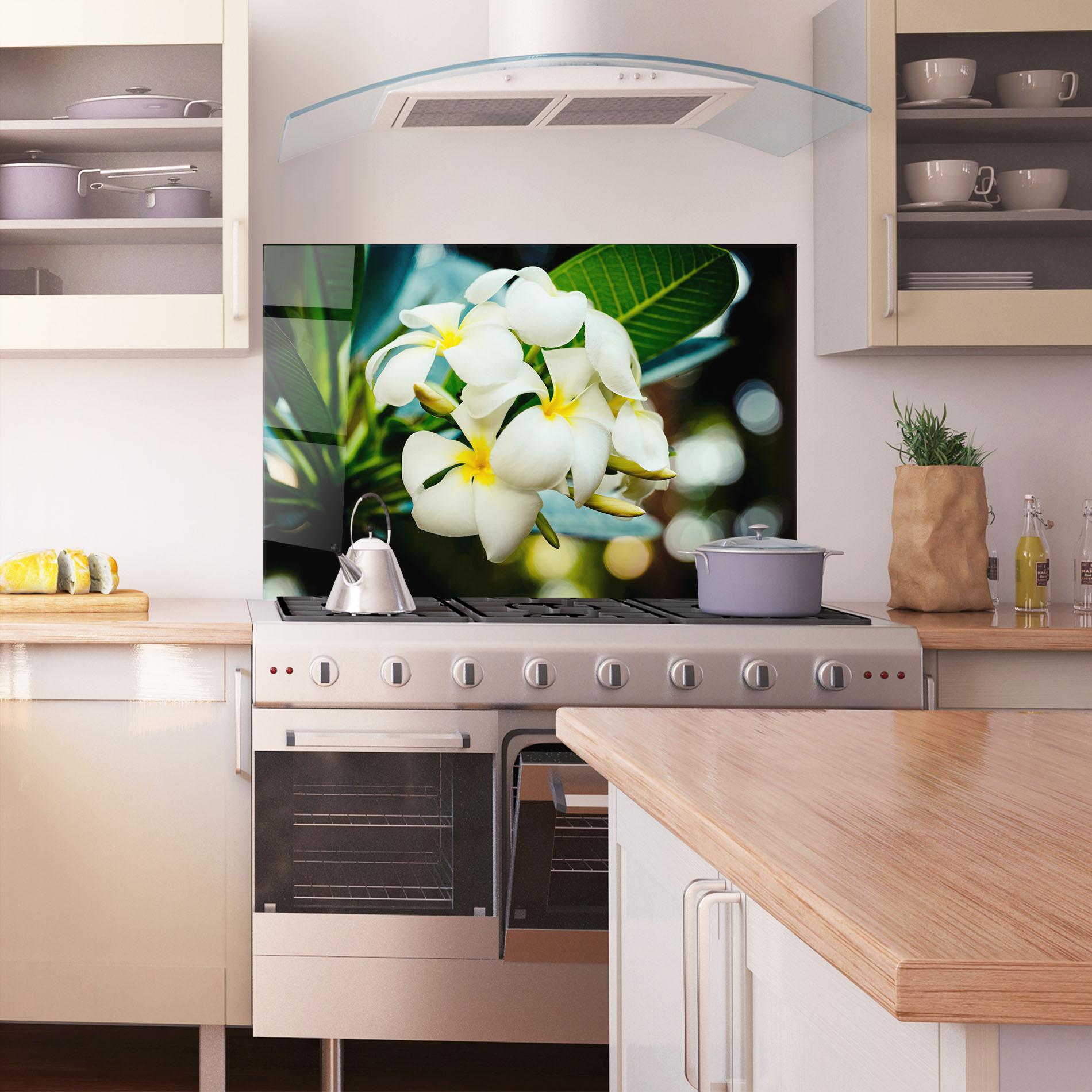 Стъклен панел за кухня Beautiful White Exotic mockup 1