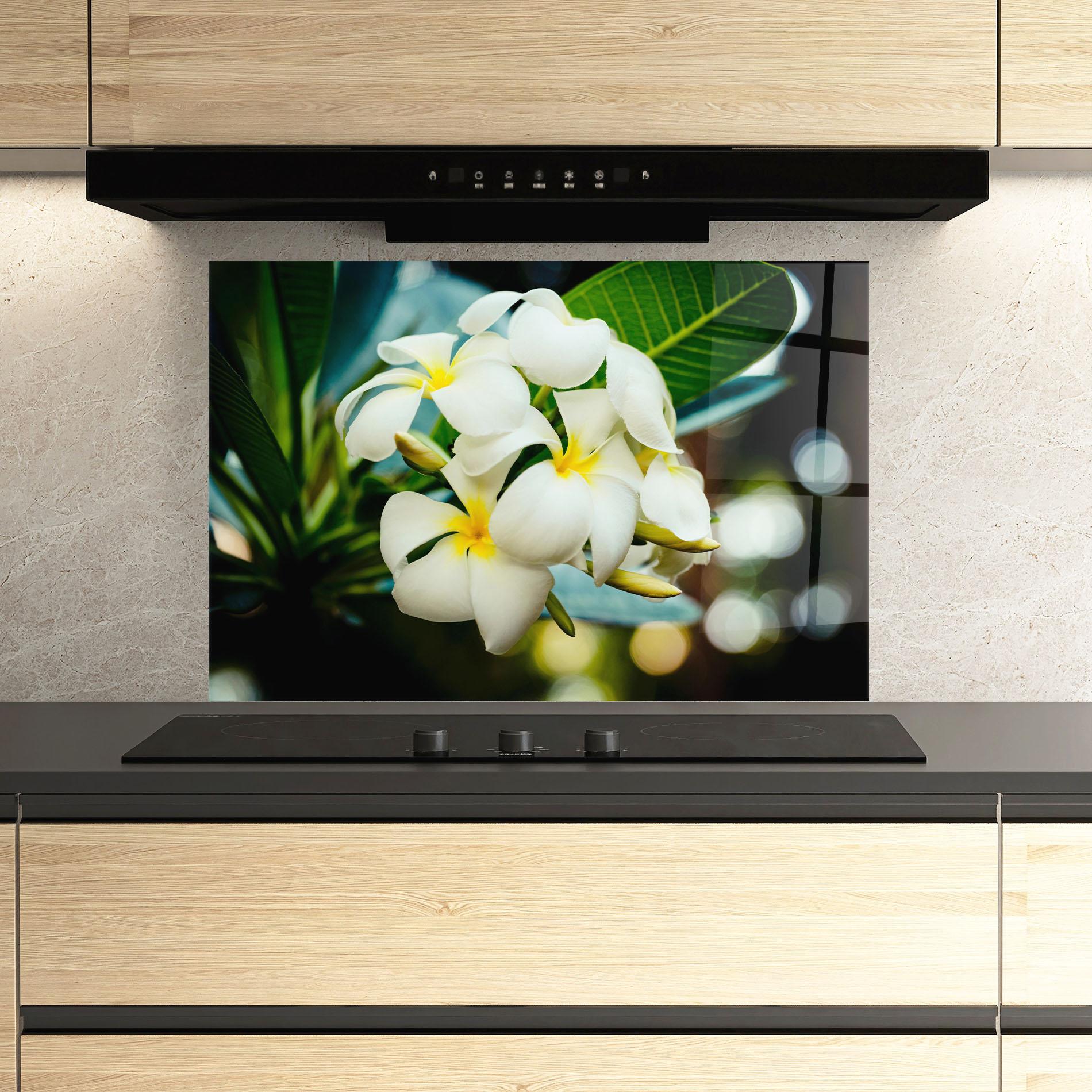 Стъклен панел за кухня Beautiful White Exotic mockup 3