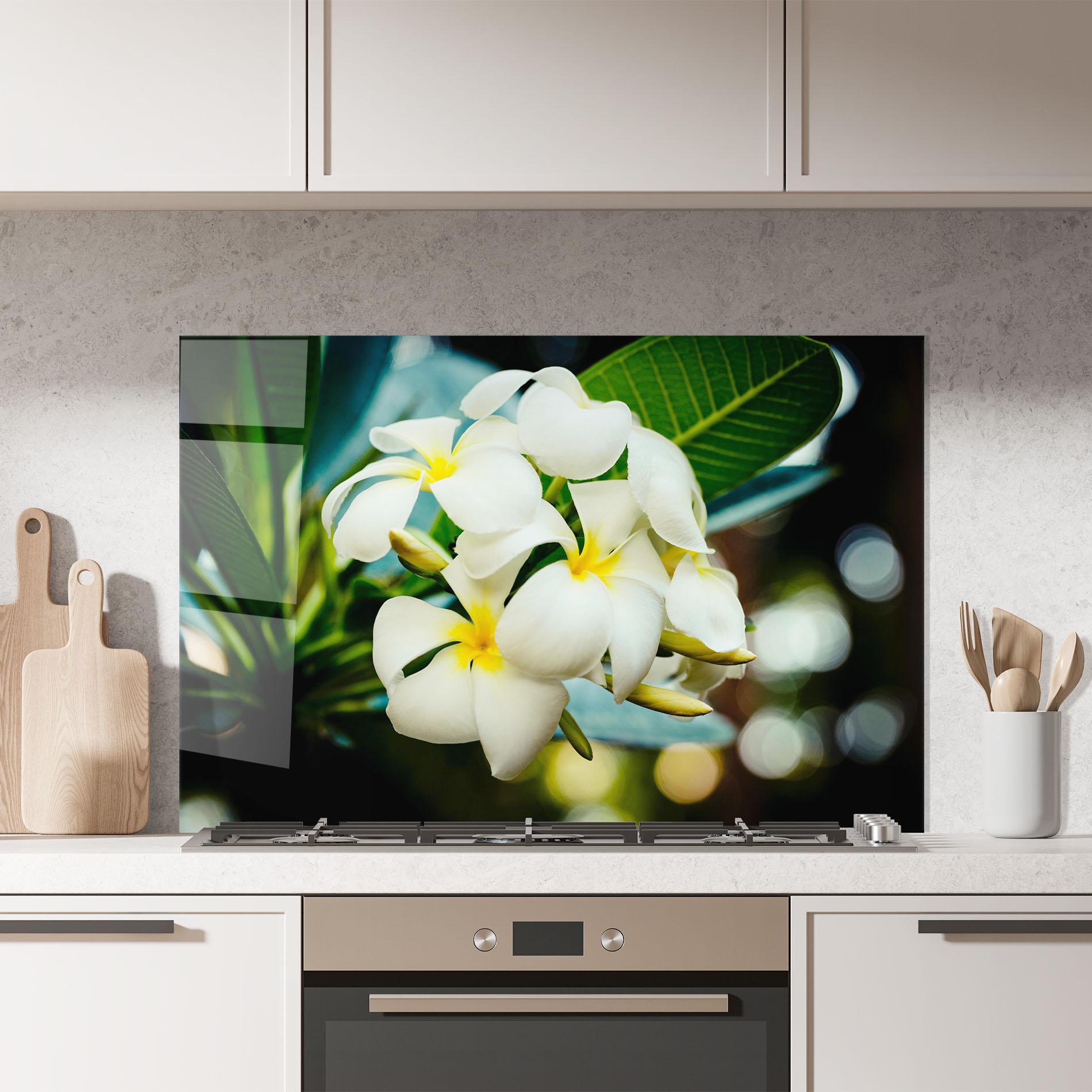 Стъклен панел за кухня Beautiful White Exotic mockup 7