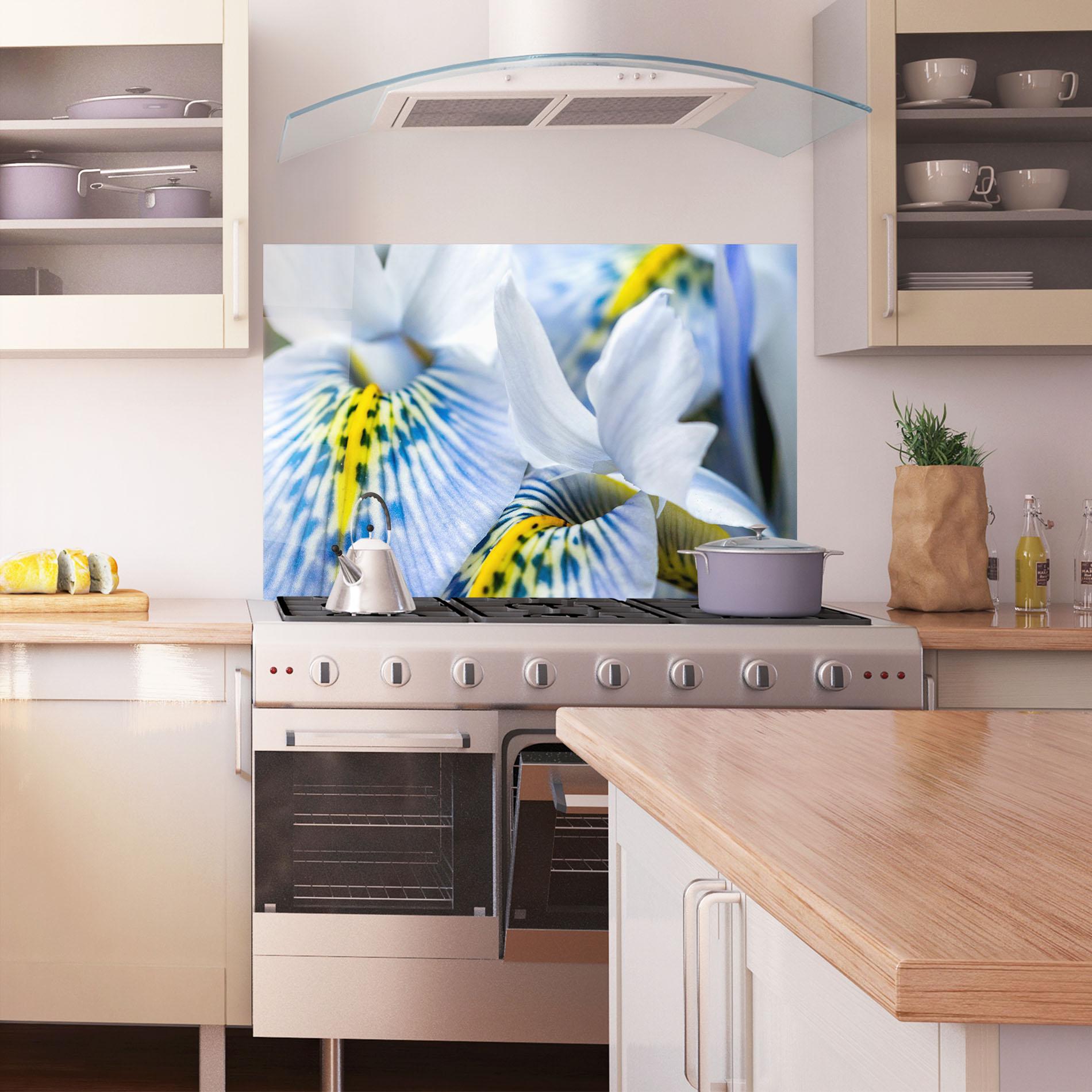 Стъклен панел за кухня Blue Yellow Iris mockup 1