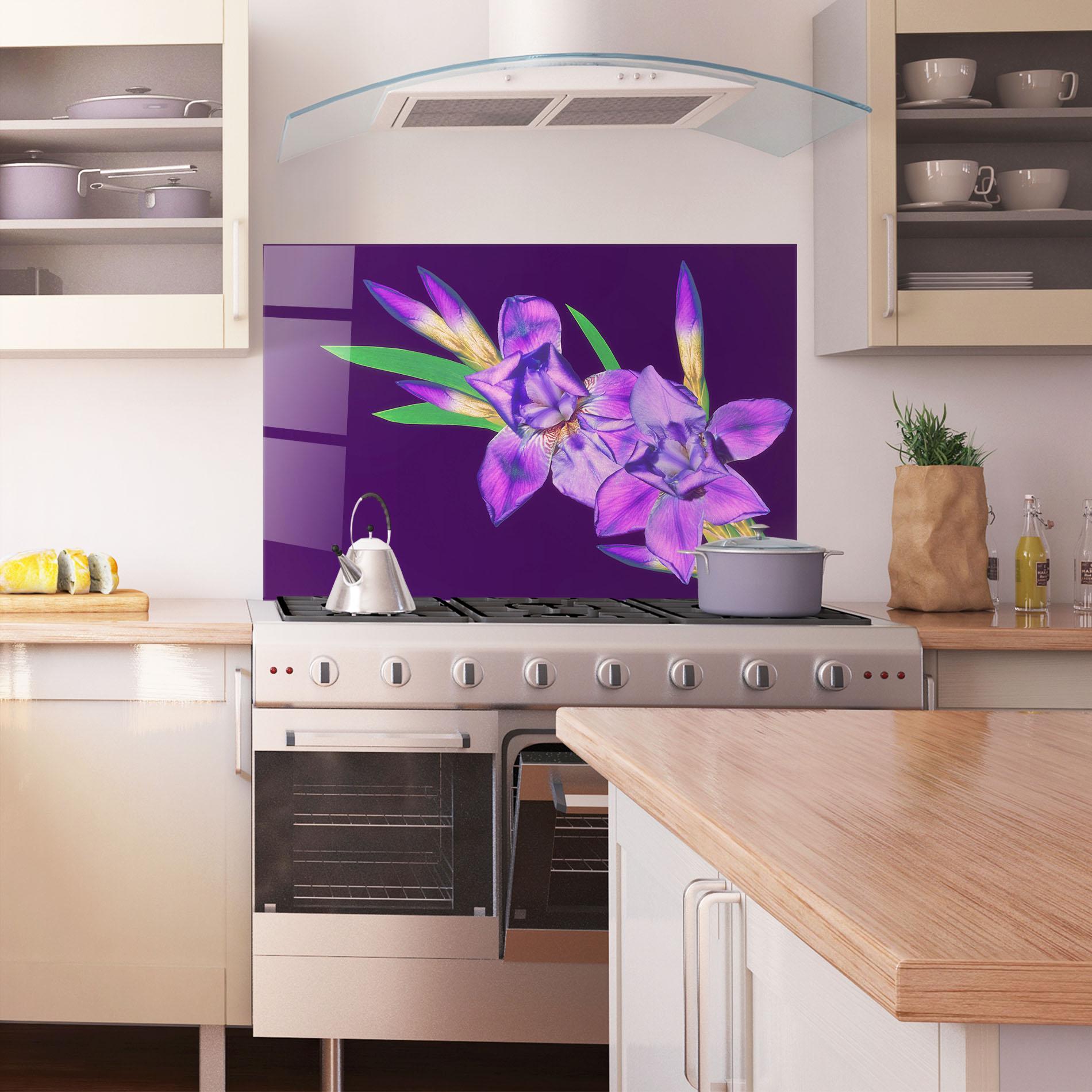Стъклен панел за кухня Iris On Purple mockup 1
