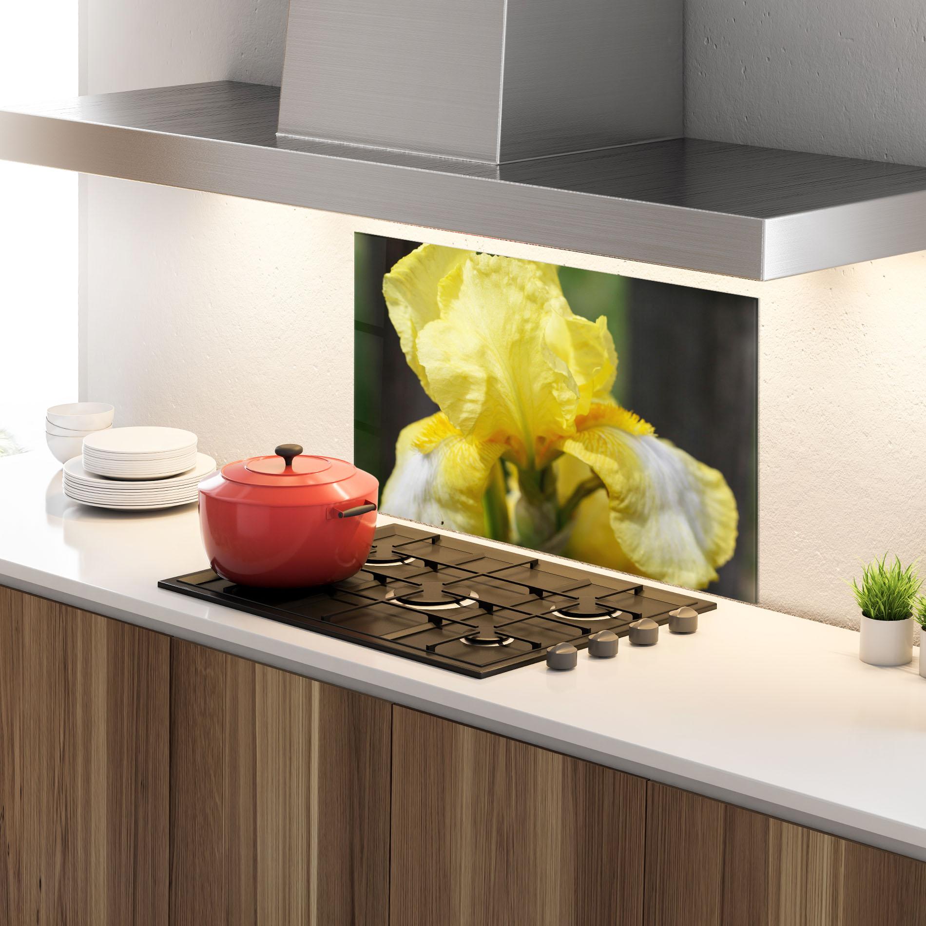 Стъклен панел за кухня Garden Yellow Iris mockup 4