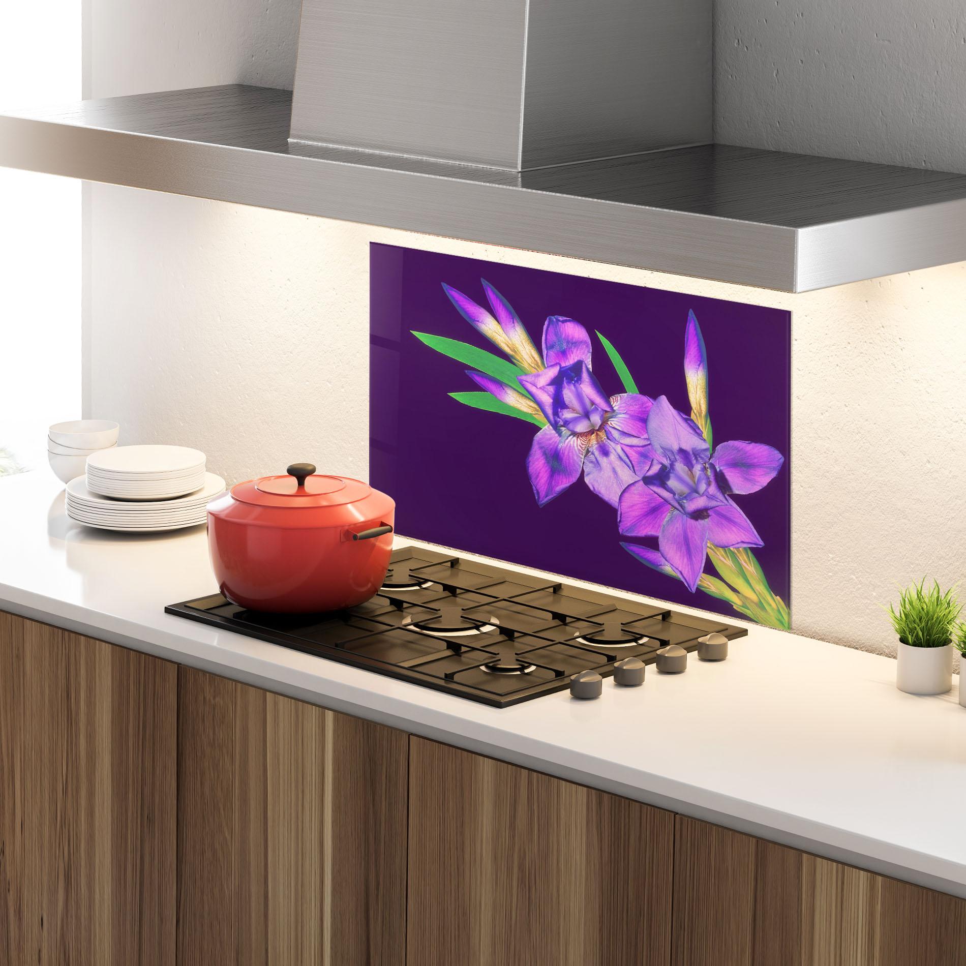 Стъклен панел за кухня Iris On Purple mockup 4